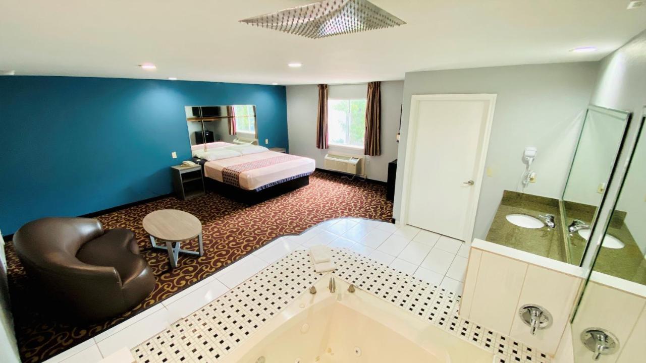 King Suite with Spa Bath