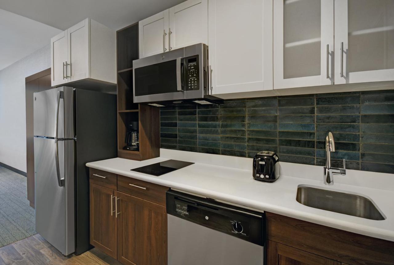King Studio Suite