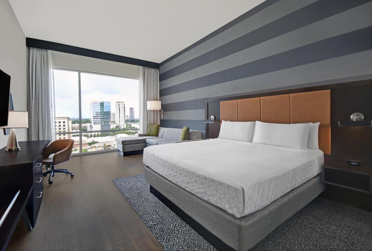 King Suite High Floor Skyline View,1132503135:JPEG