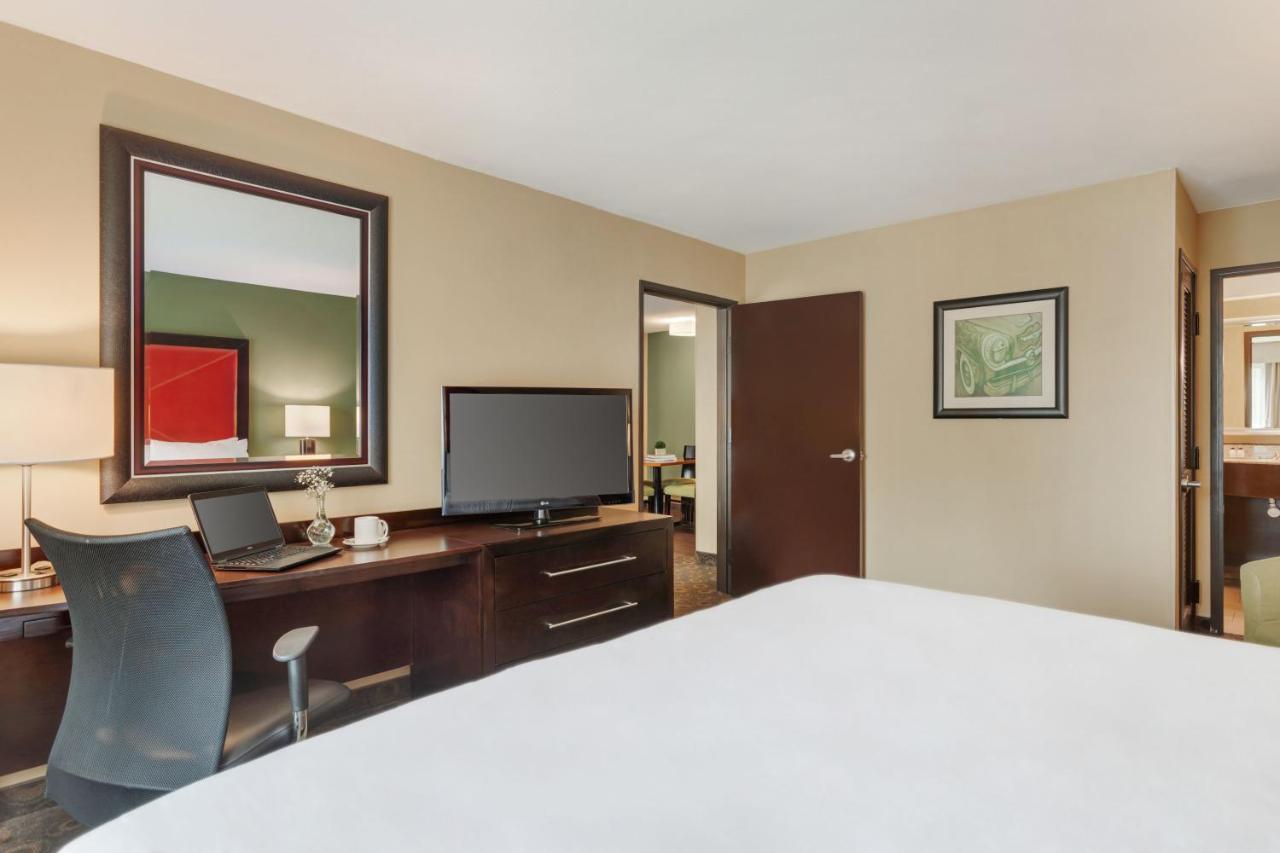 One-Bedroom King Suite with Sofa Bed