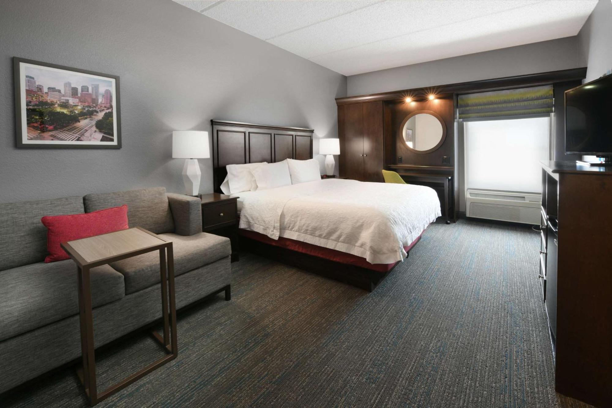 King Suite Tub Mobility Accessible