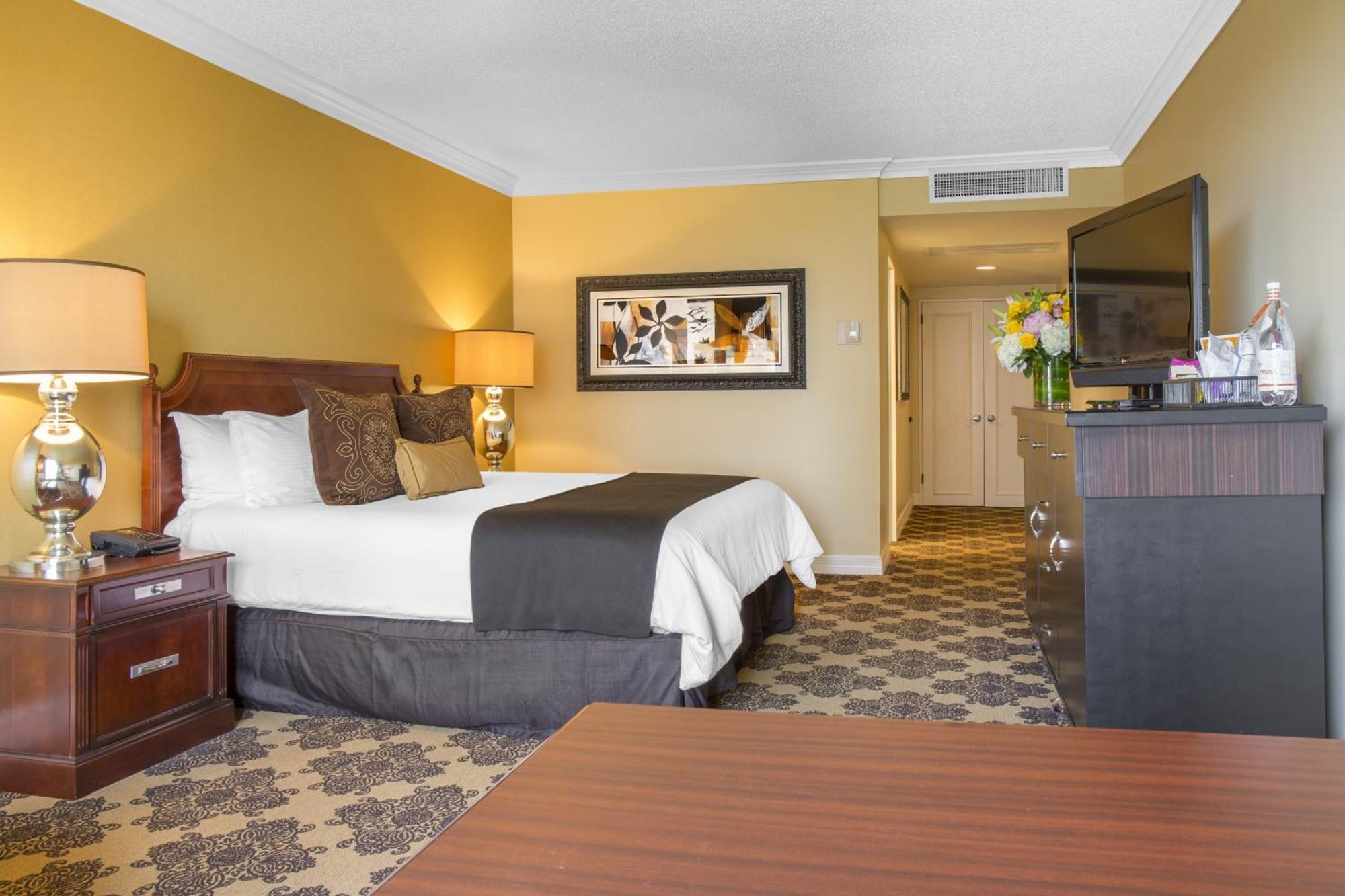 Premier Signature City view 1 King Bed
