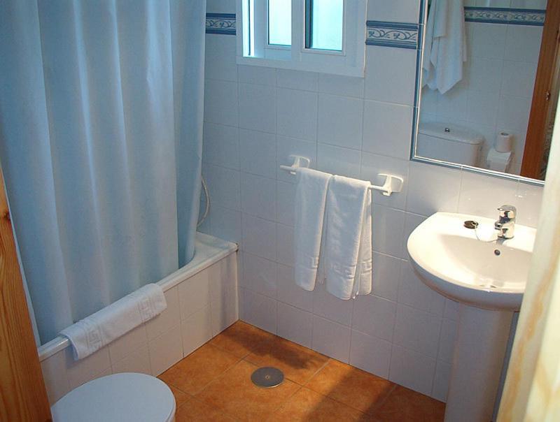 Two-Bedroom Suite with One King Bed and One Queen Bed