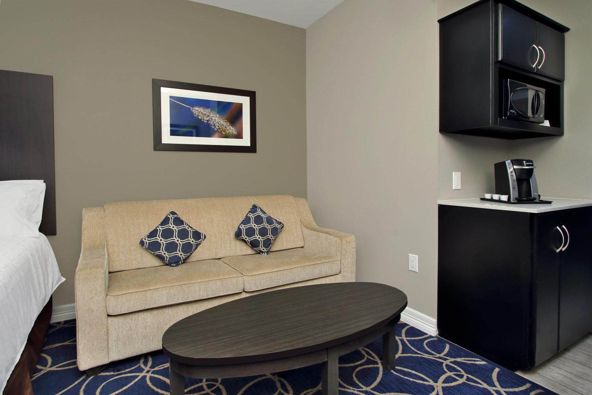 Suite Two Queen Beds