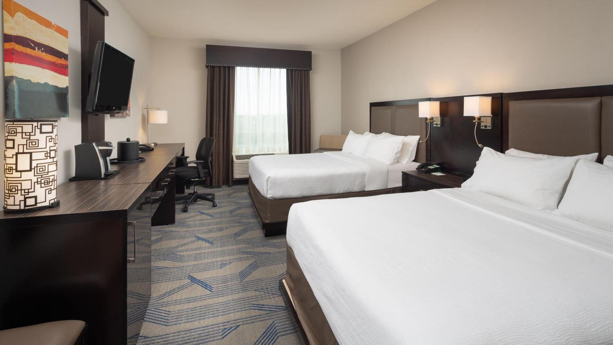 Standard Queen Room with Two Queen Beds,1382328947:JPEG