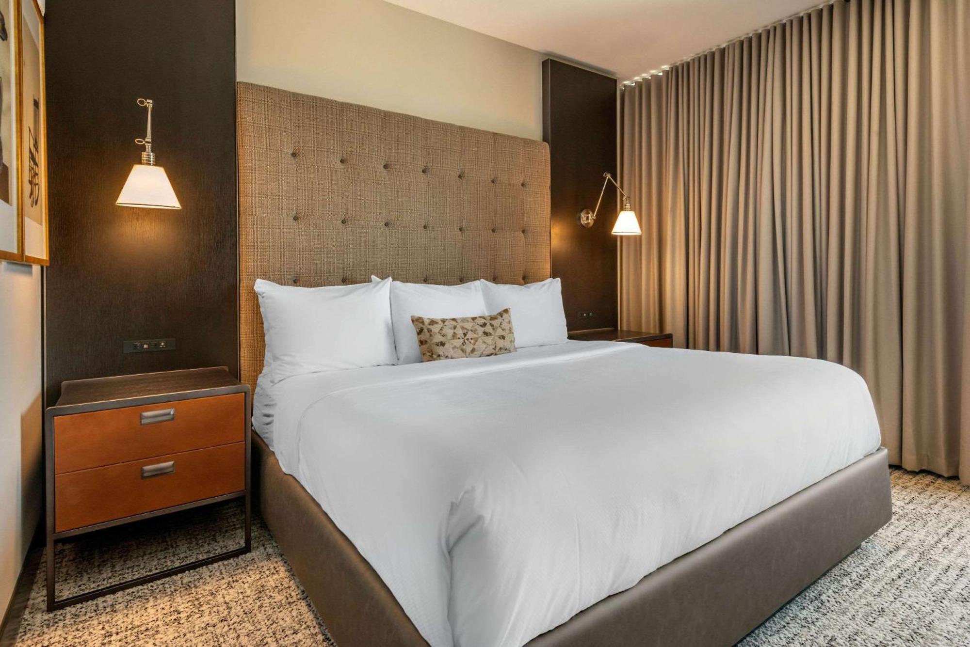 King Room Mobility Accessible or Non-Smoking