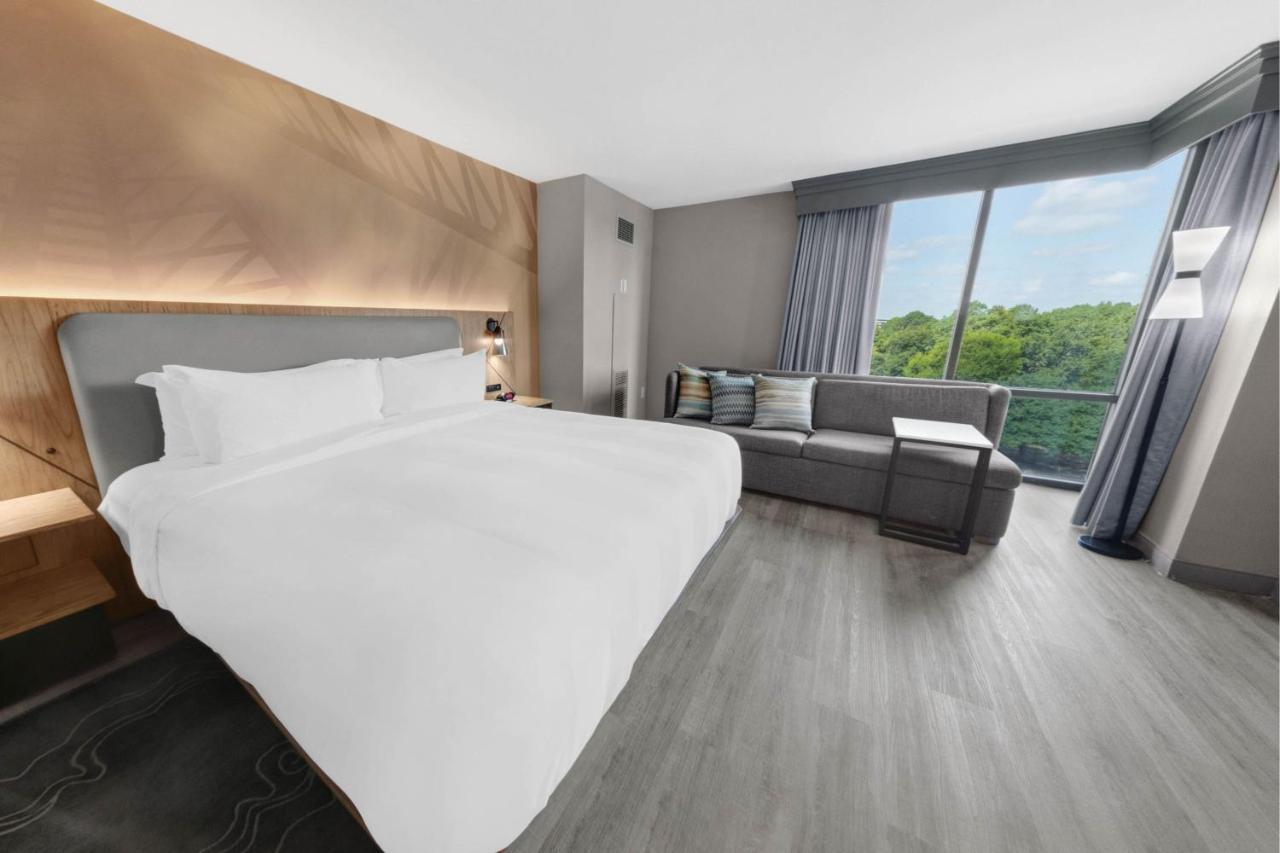 Executive King Bed