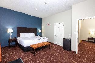 One-Bedroom King Suite Roll Shower Mobility or Hearing Accessible Non-Smoking