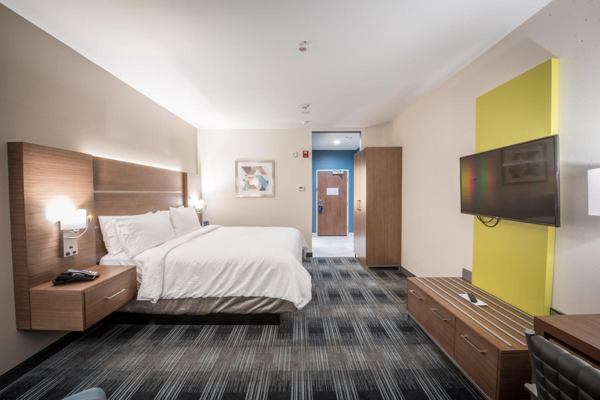 Standard King Room