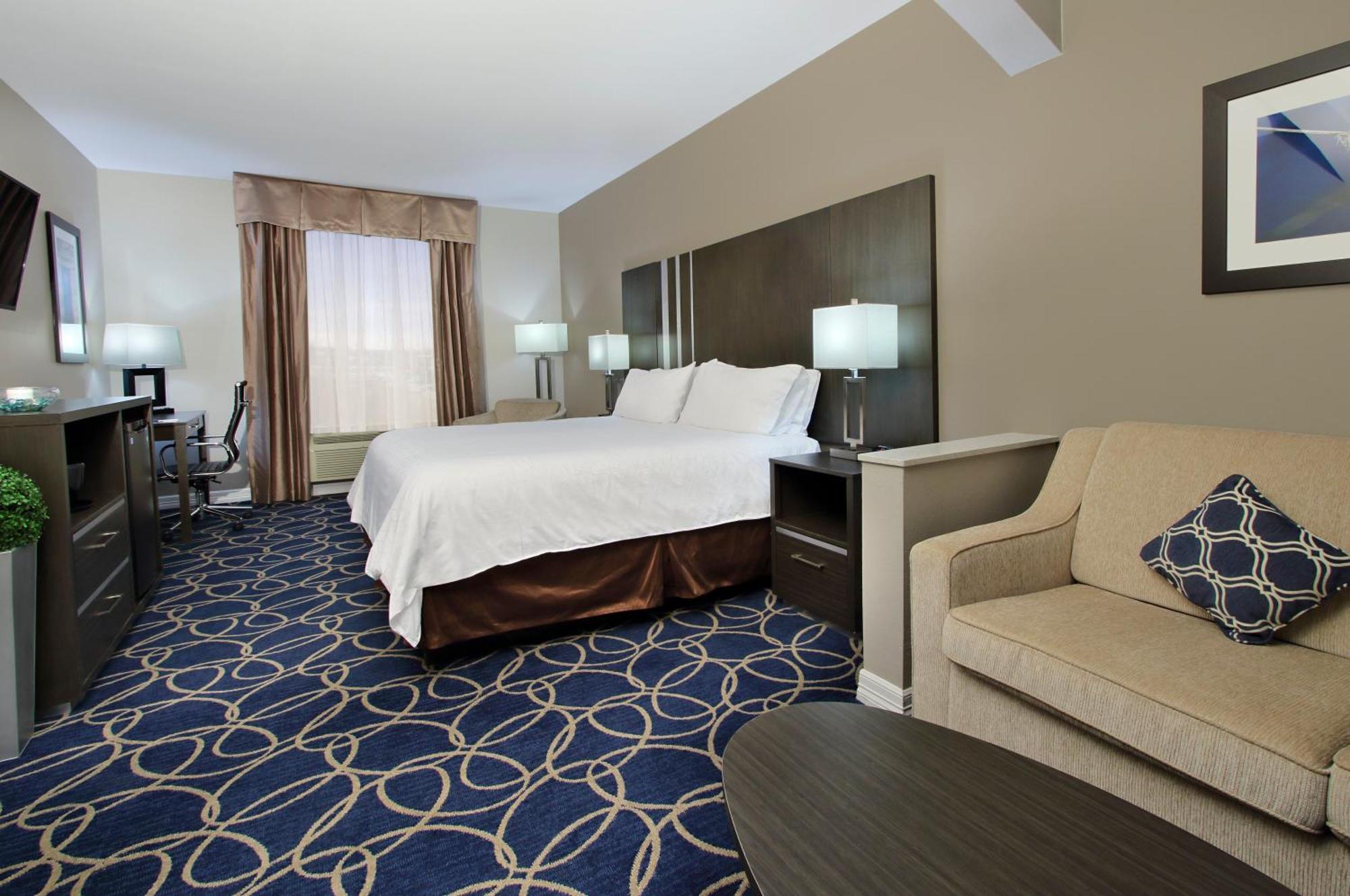 King Suite Additional Living Area