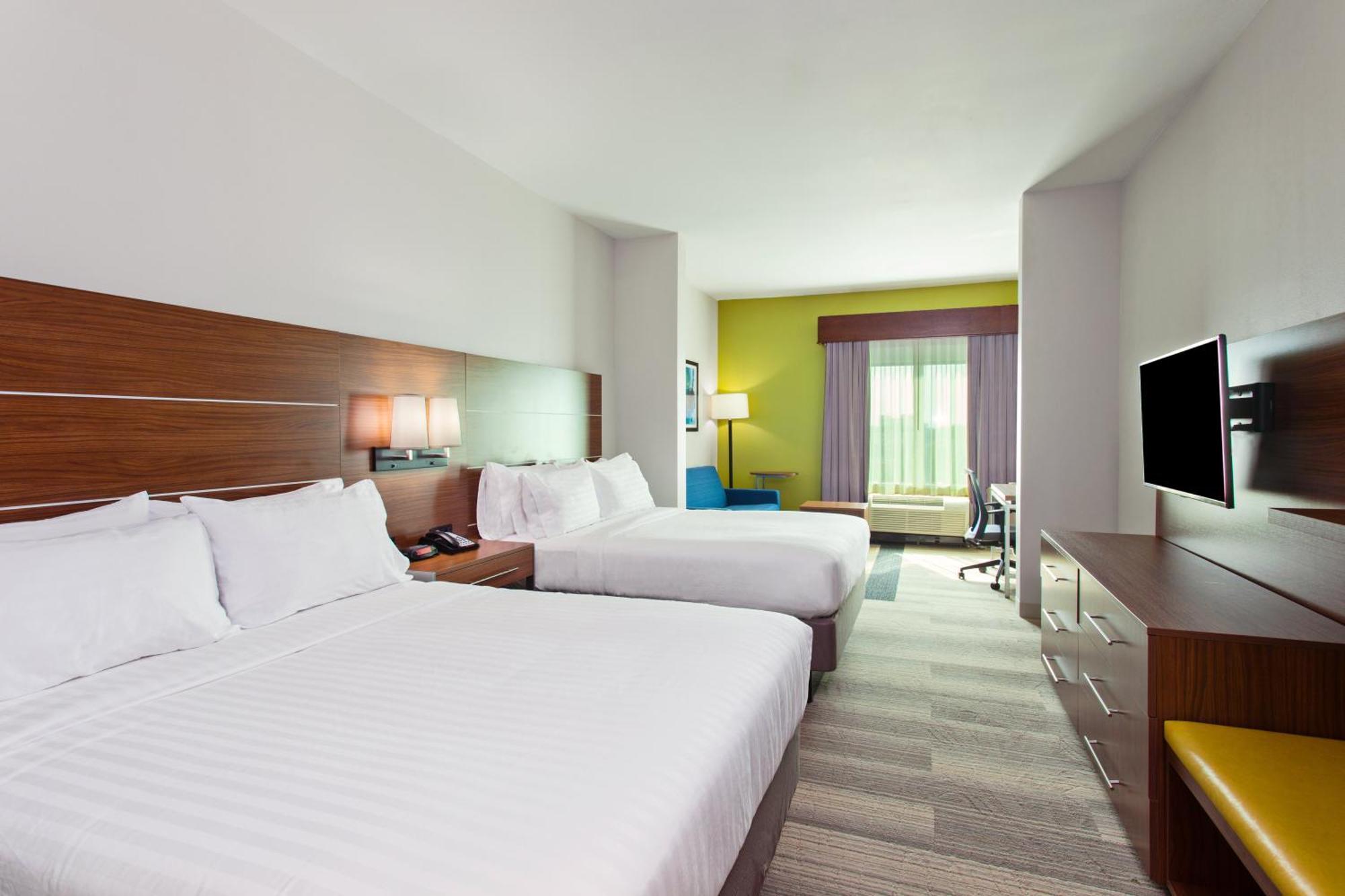 Suite Two Queen Beds
