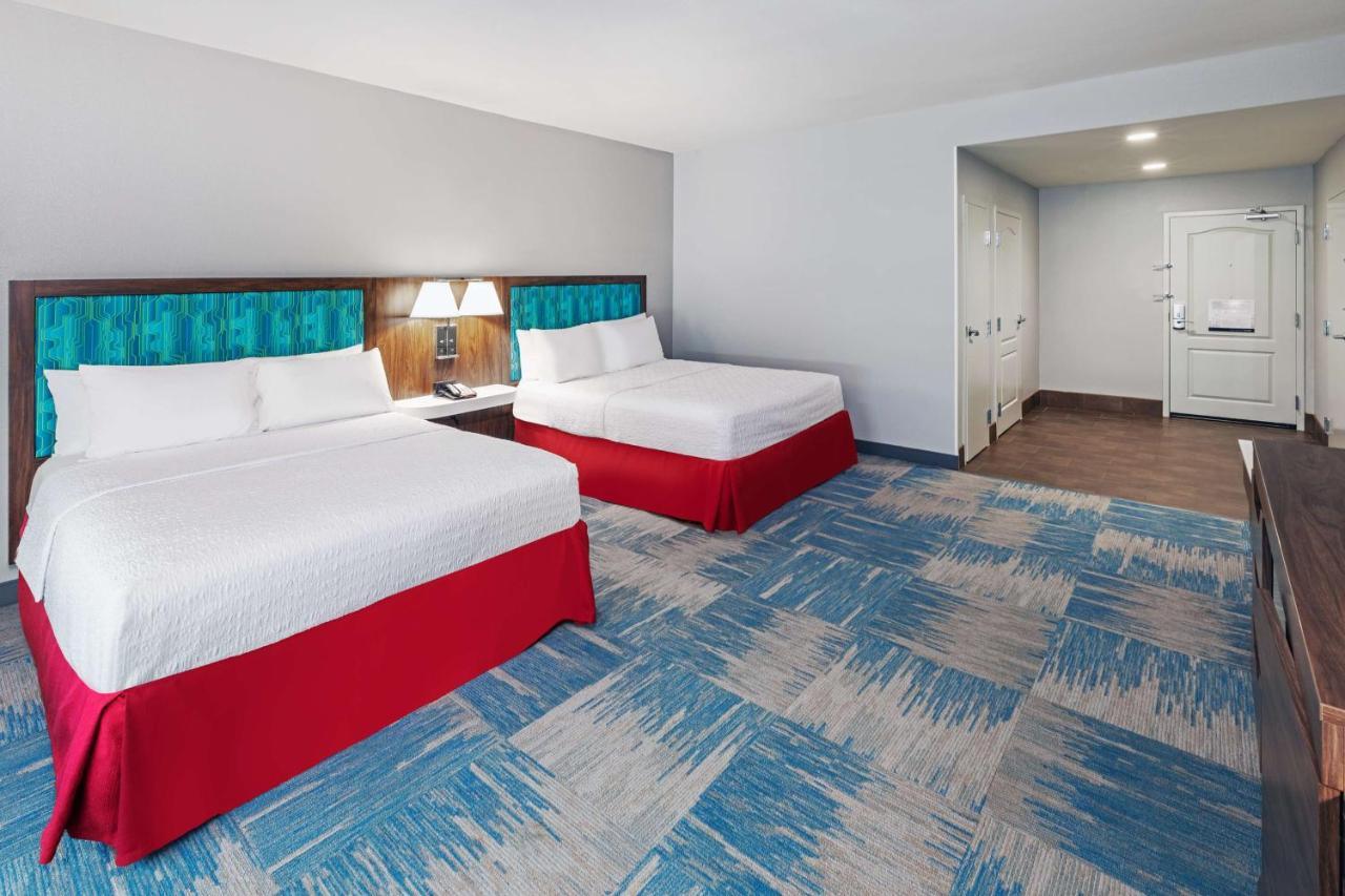 Room with Two Queen Beds - Non-Smoking