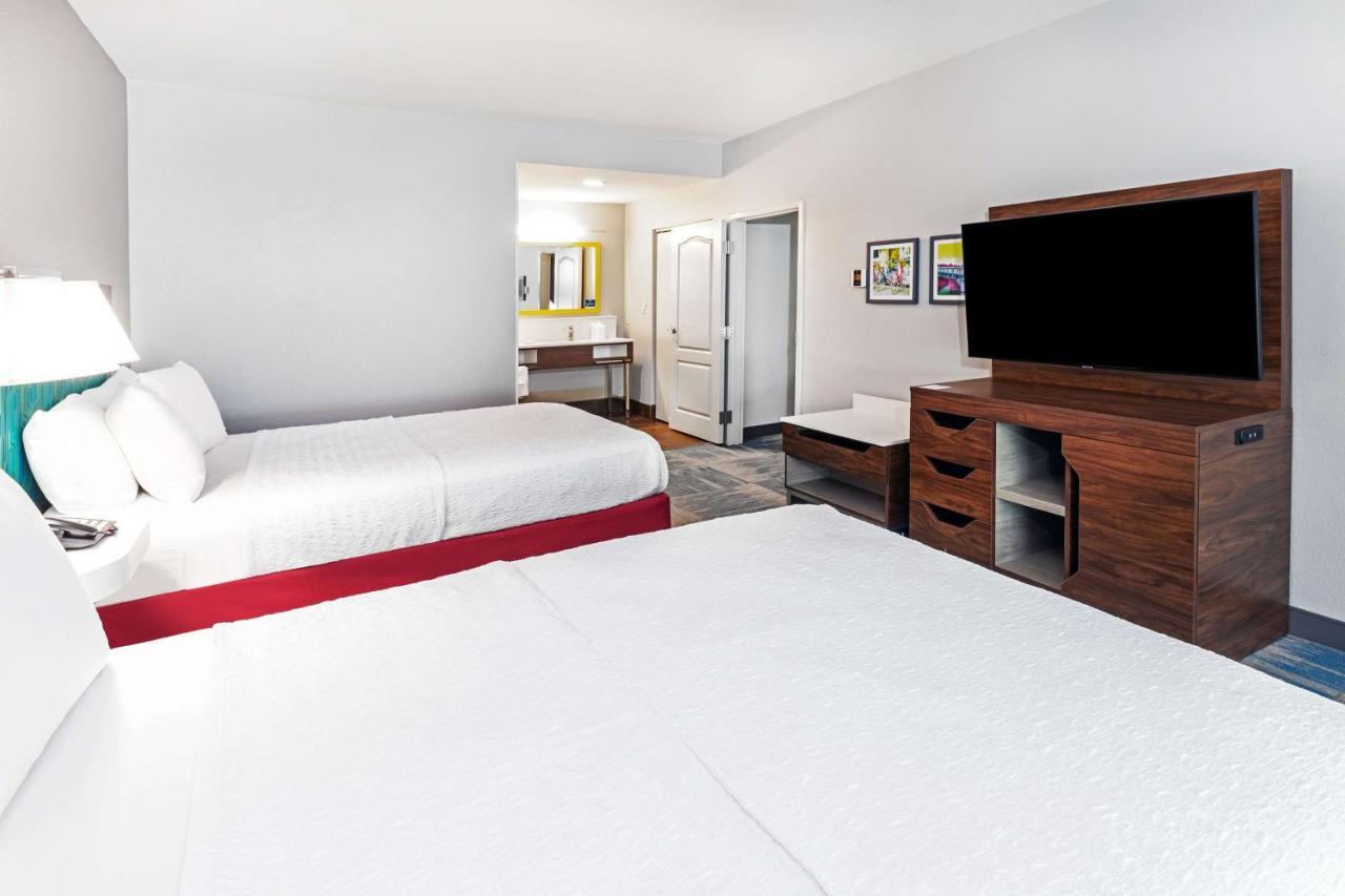One-Bedroom Queen Suite Non-Smoking