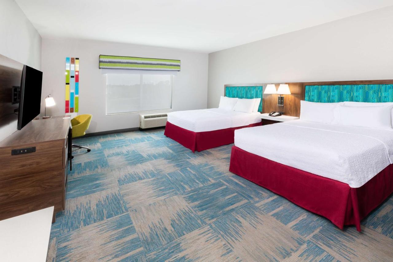 Queen Room Two Queen Beds Mobility Hearing Access or Non-Smoking