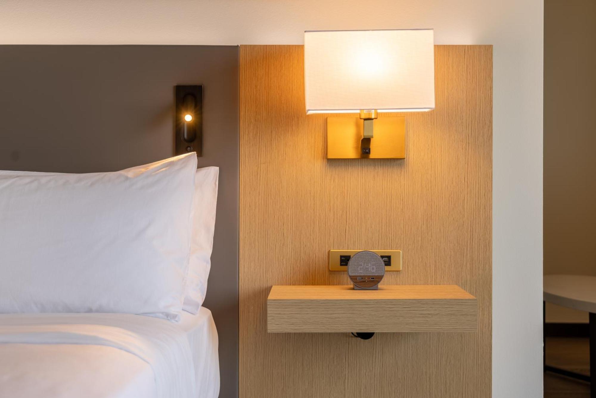 Premium King Accessible Room