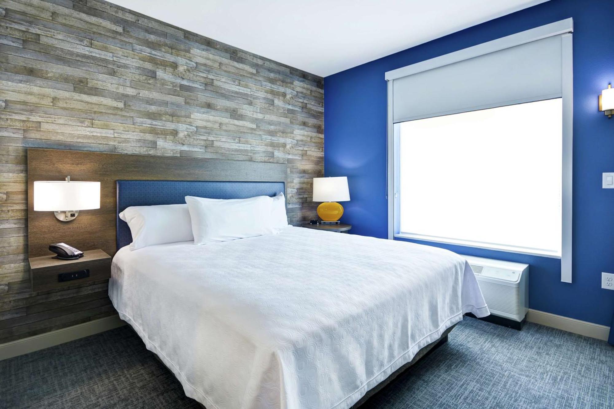 One-Bedroom King Suite Non-Smoking