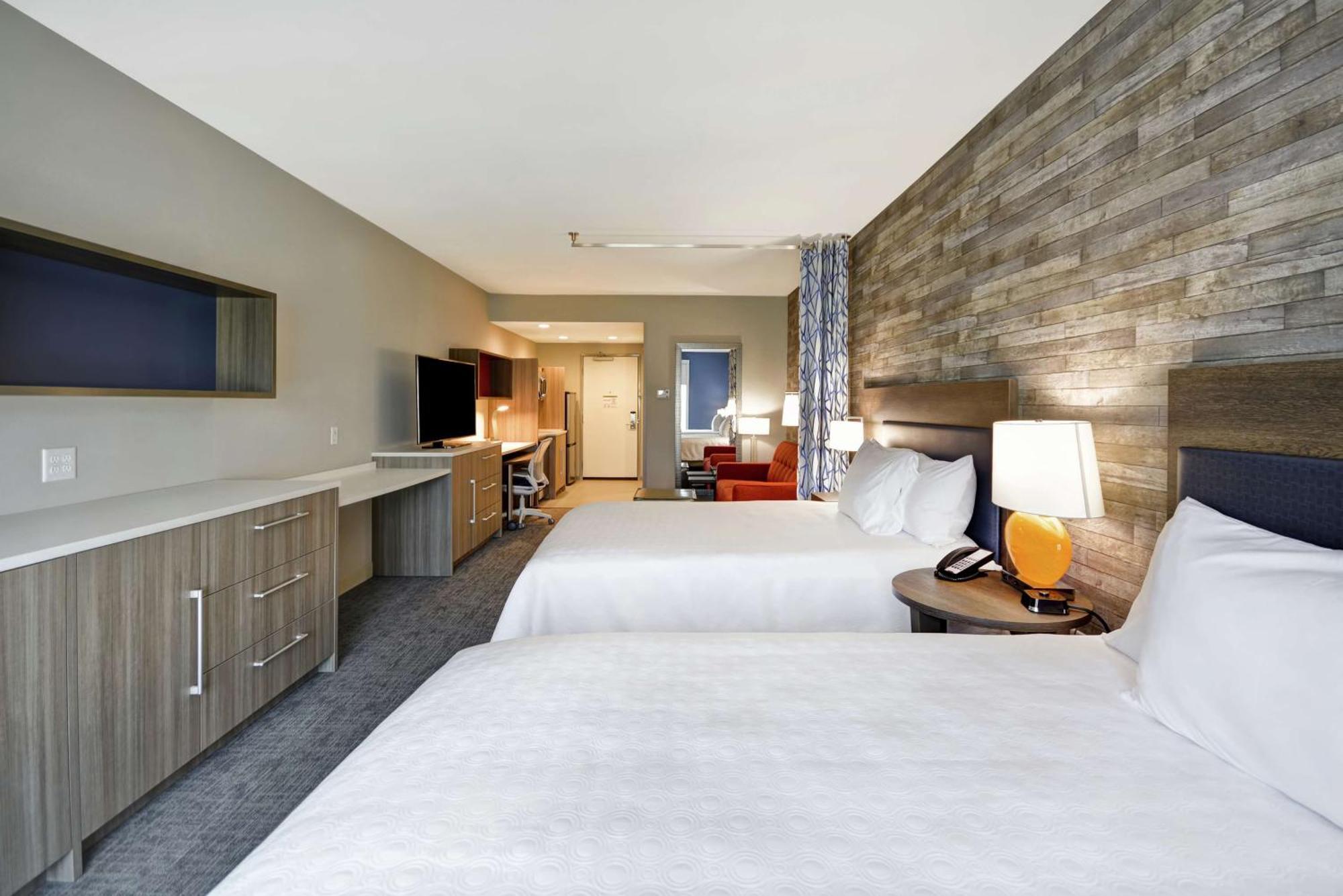 Queen Studio Two Queen Beds Non-Smoking