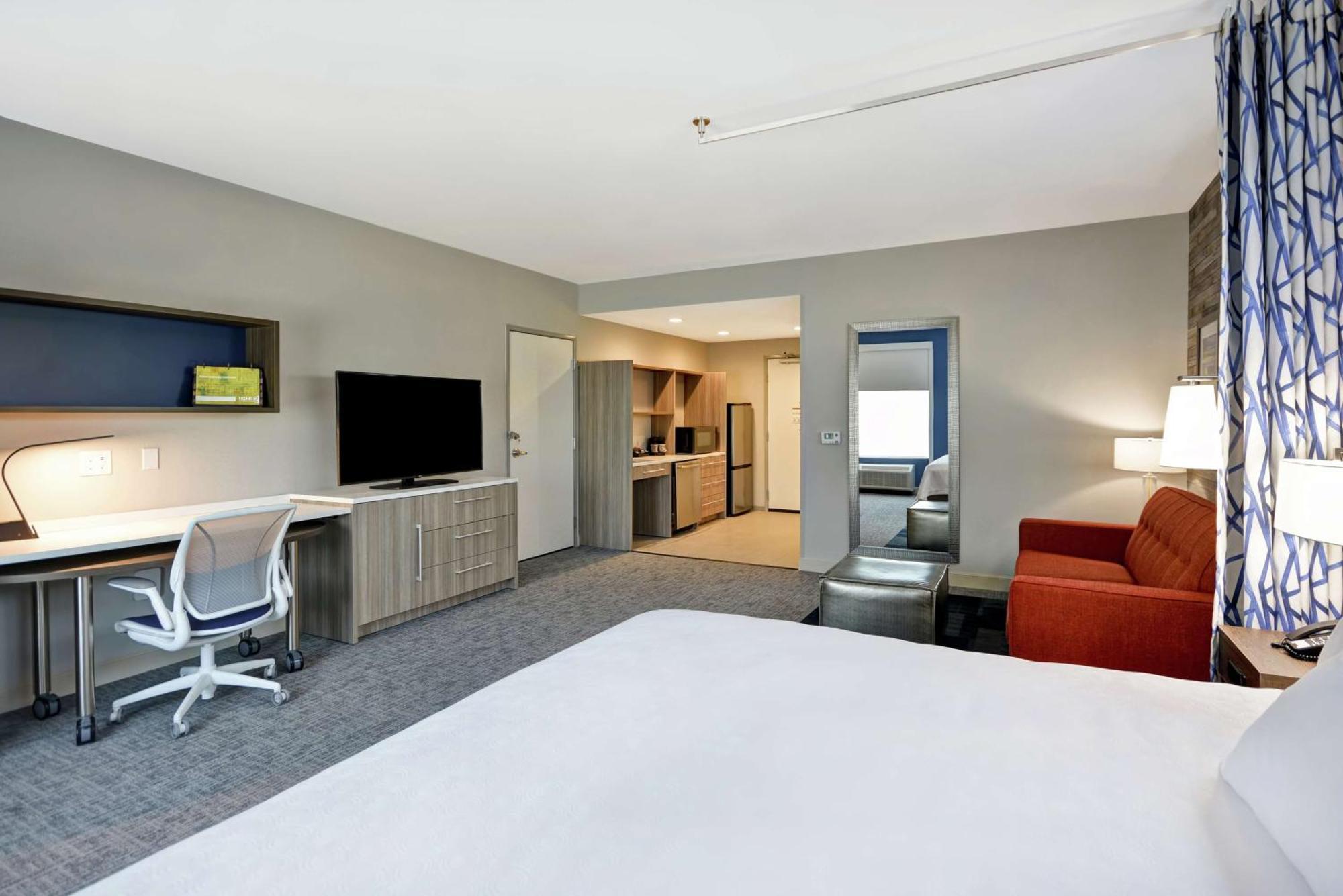 King Studio Suite Mobility Access or Non-Smoking