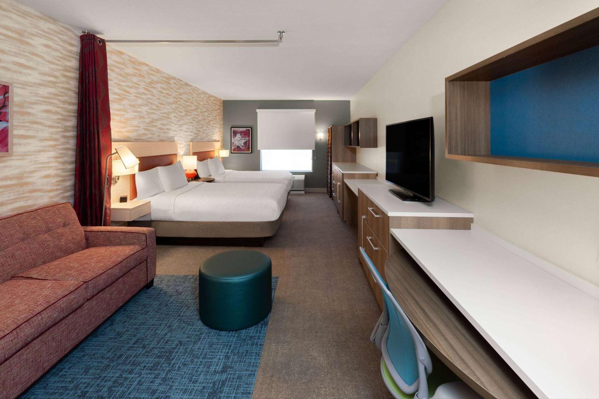 2 Queen Beds, Studio