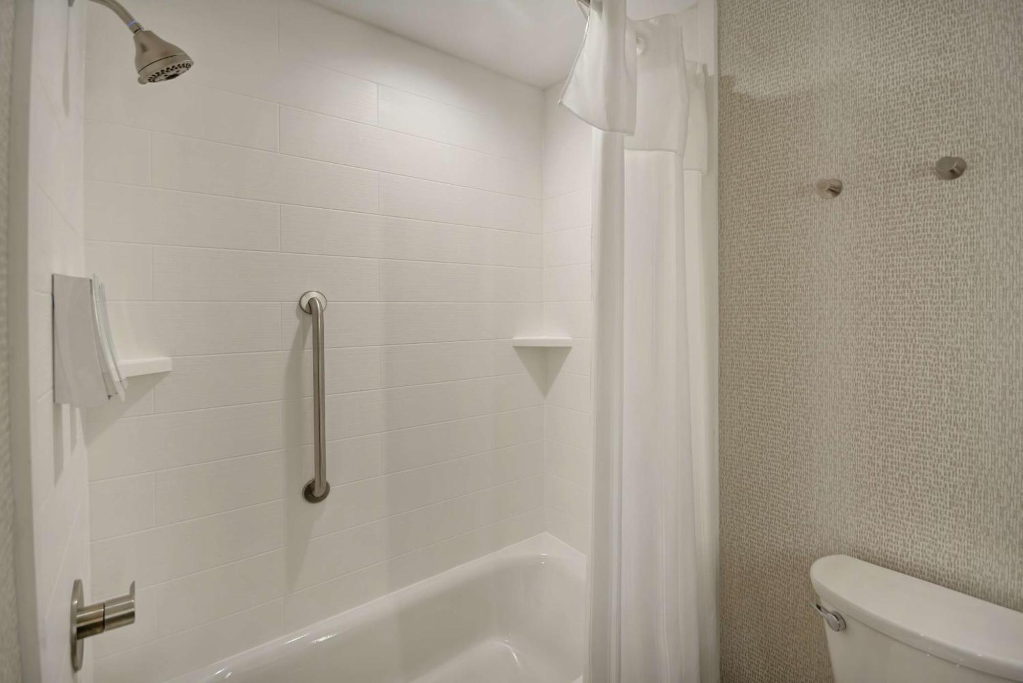 King Studio Suite Mobility Access or Non-Smoking