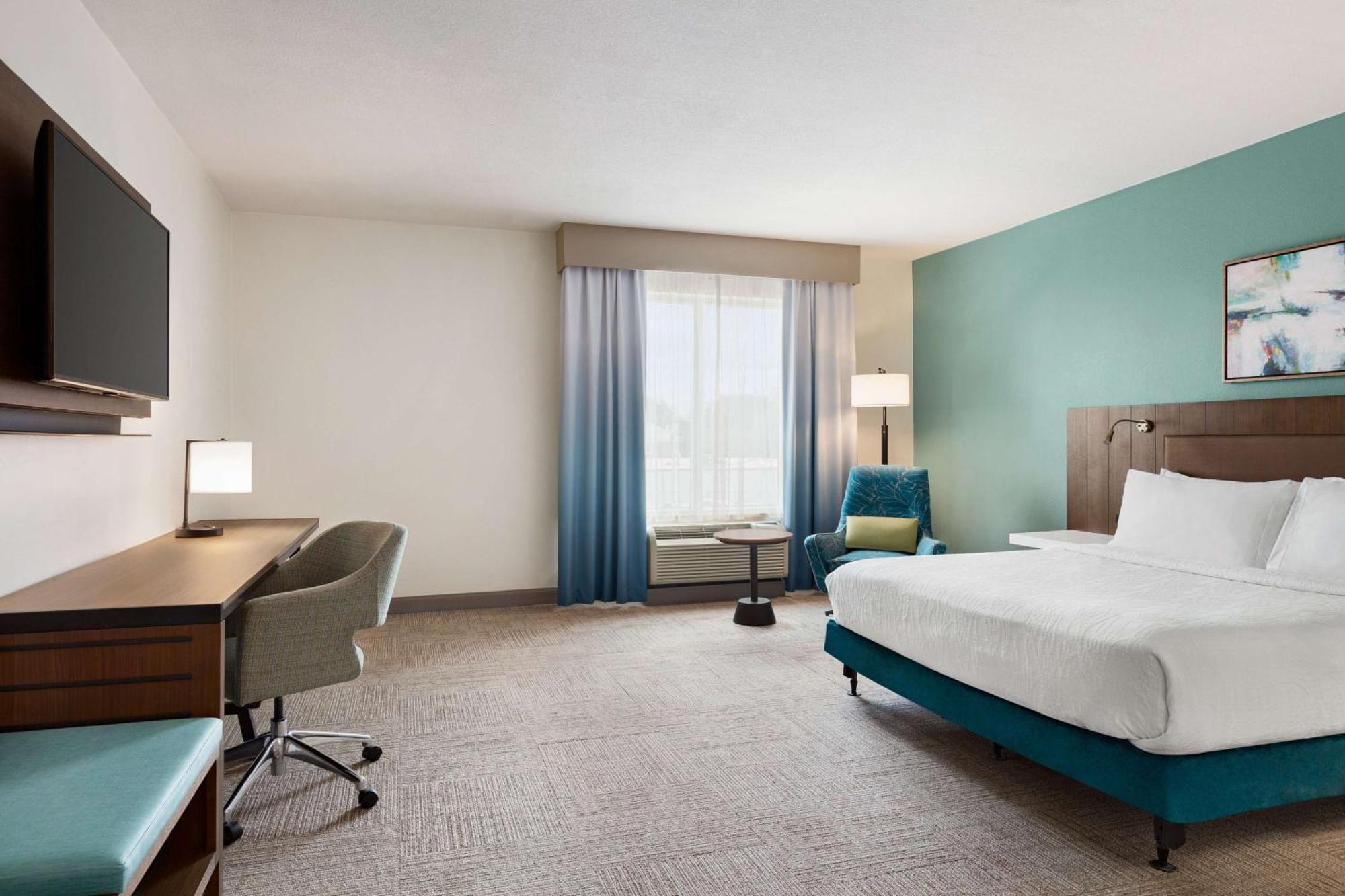 King Room Tub Mobility Hearing Access