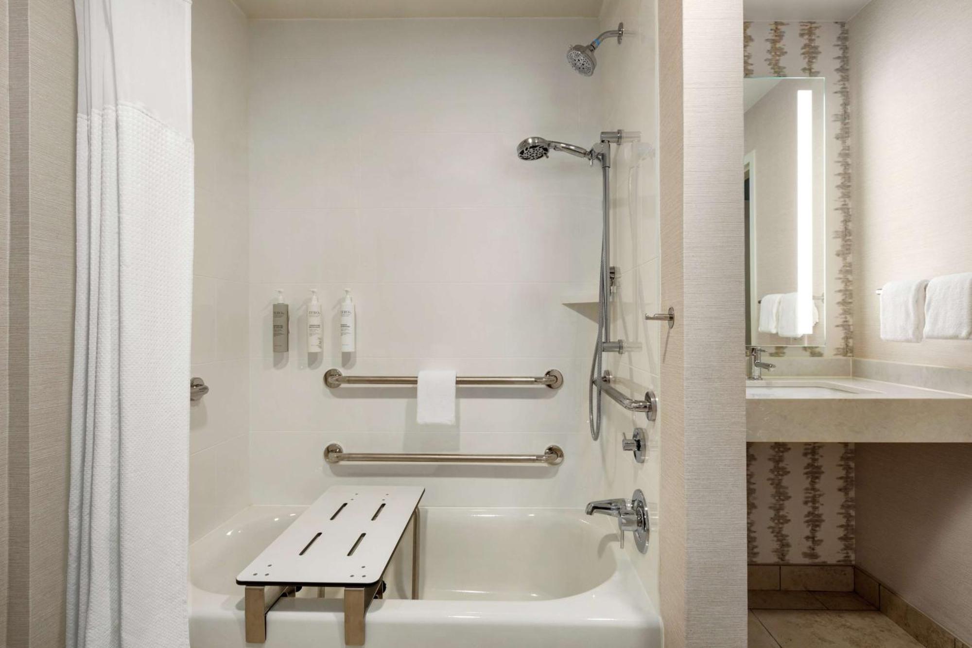 King Room Tub Mobility Hearing Access