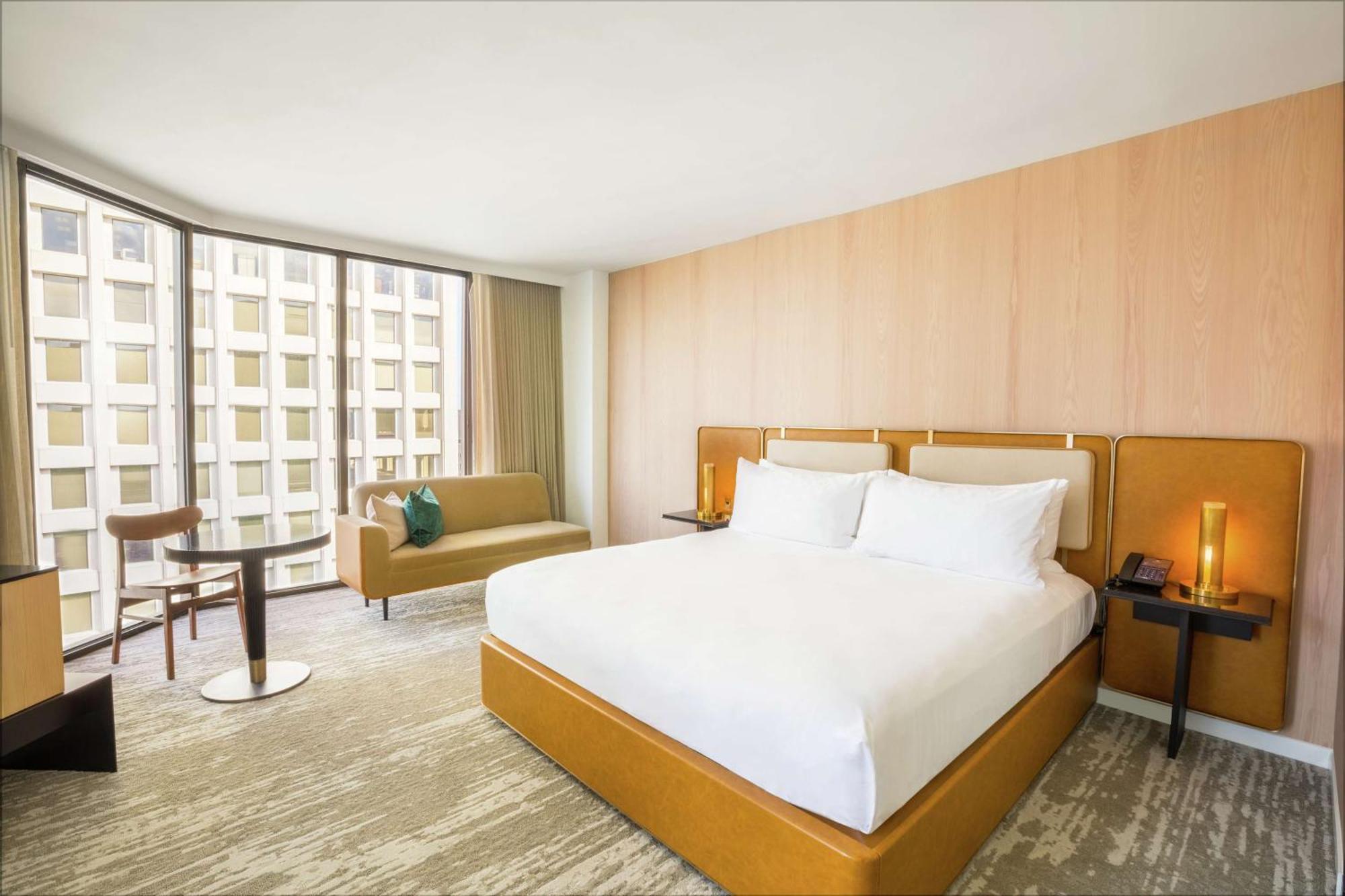 King Guest Corner Room High Floor