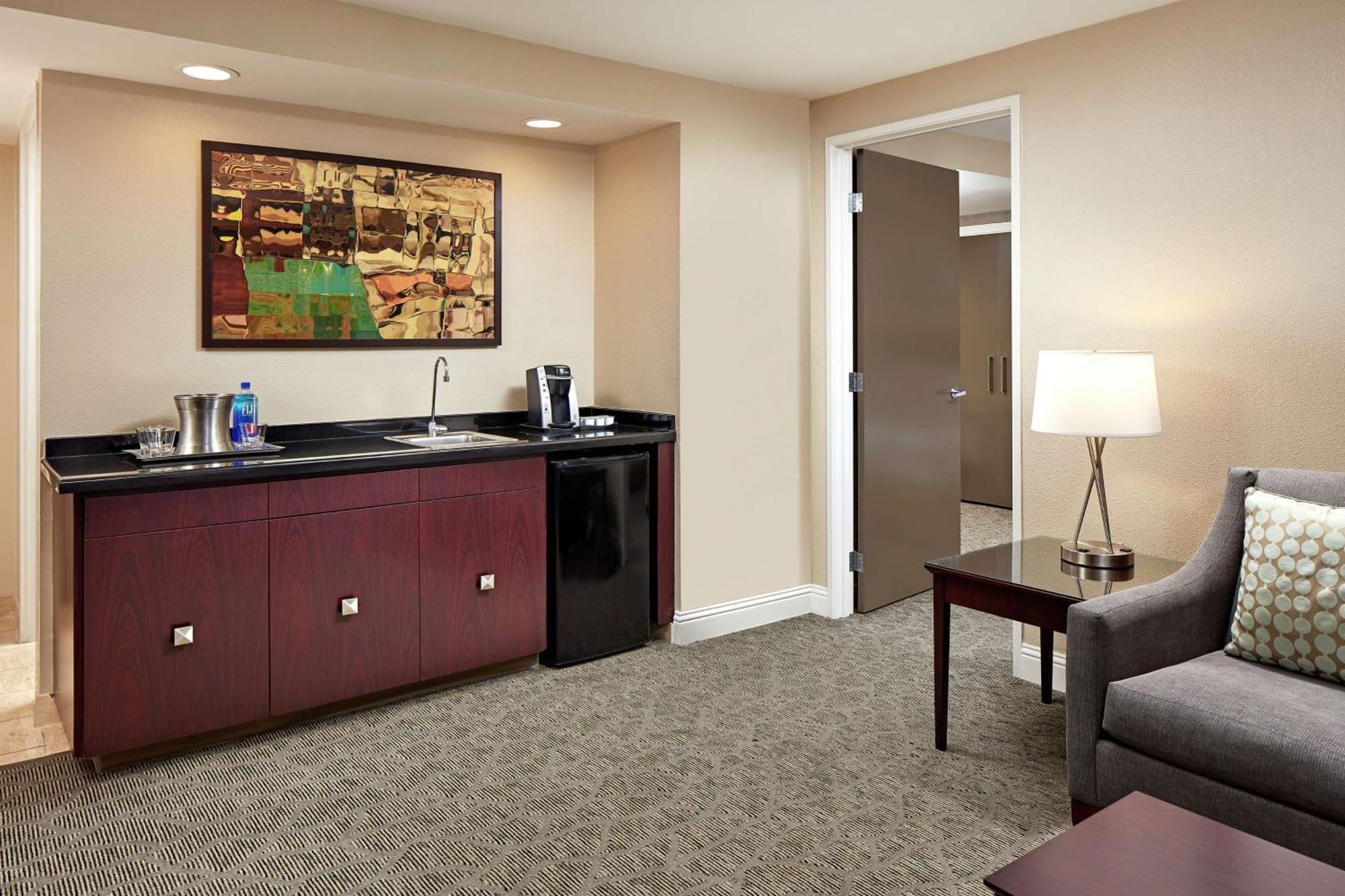 Deluxe Suite with Two Double Beds and View