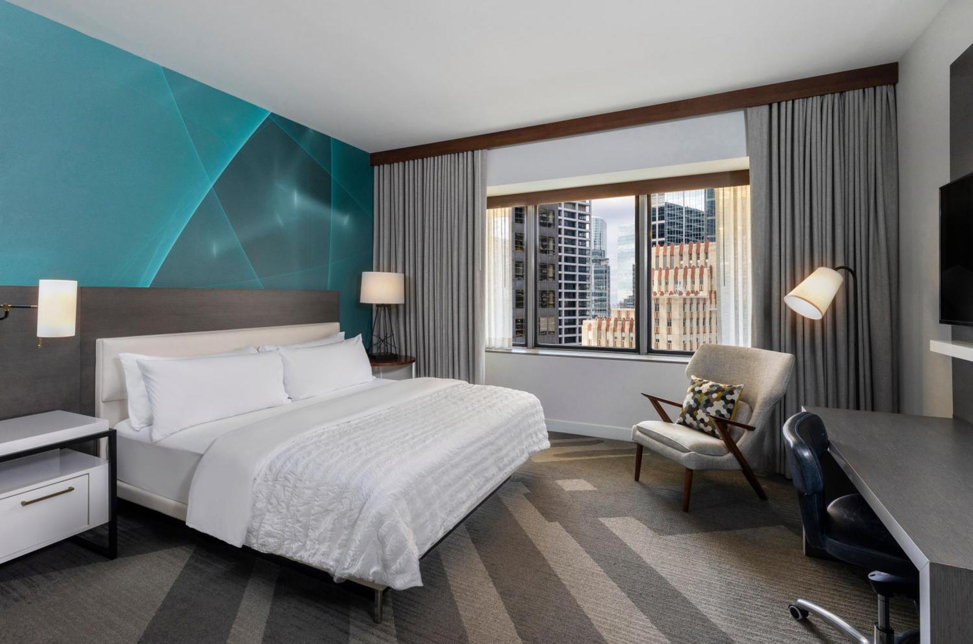 Premium King Room with City View