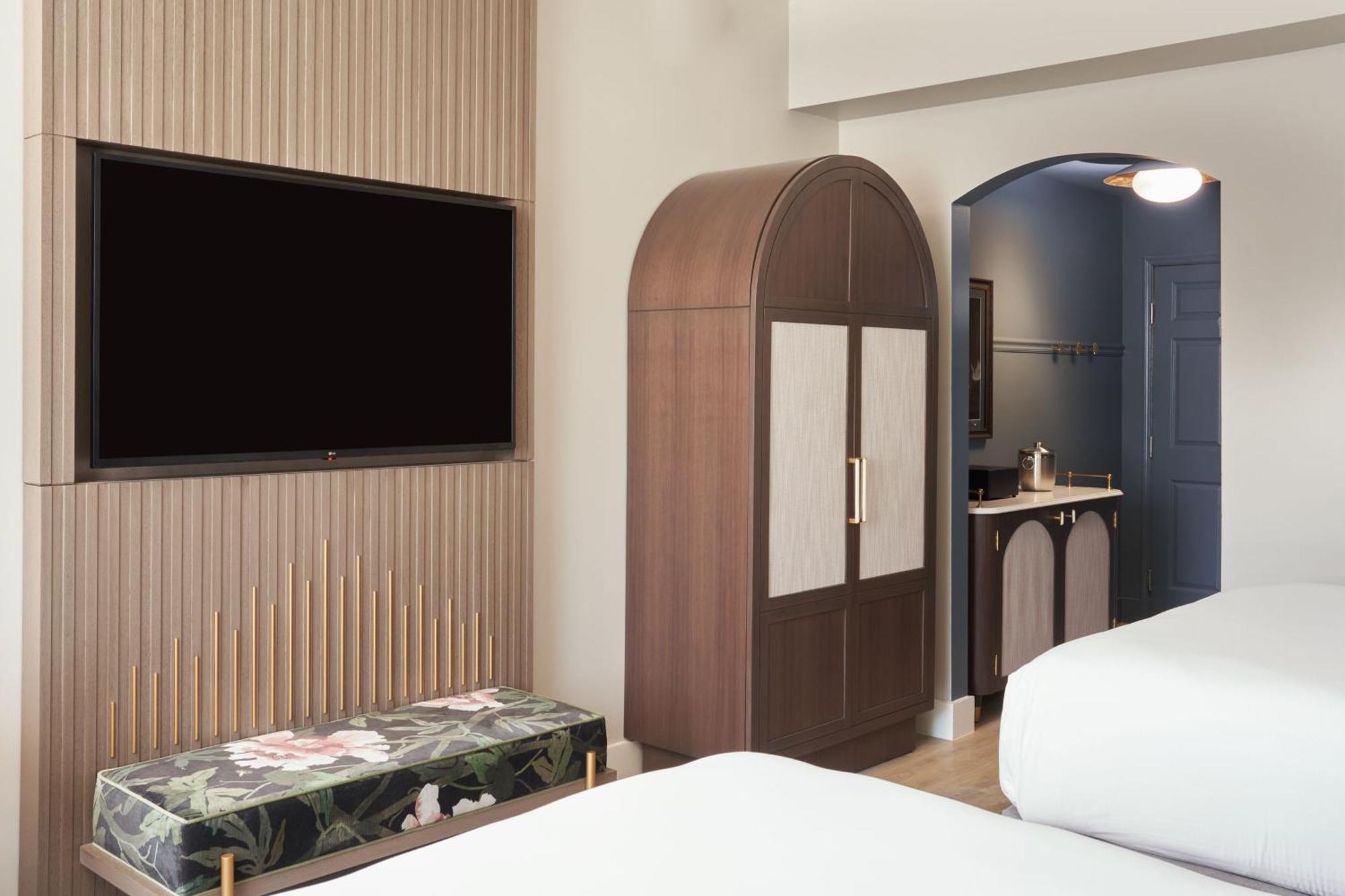 Standard Queen Room Two Queen Beds