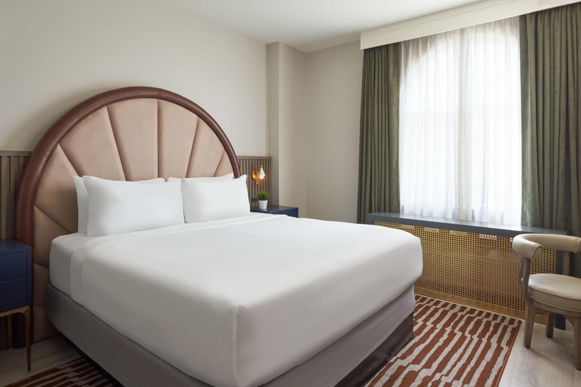 Standard King Room