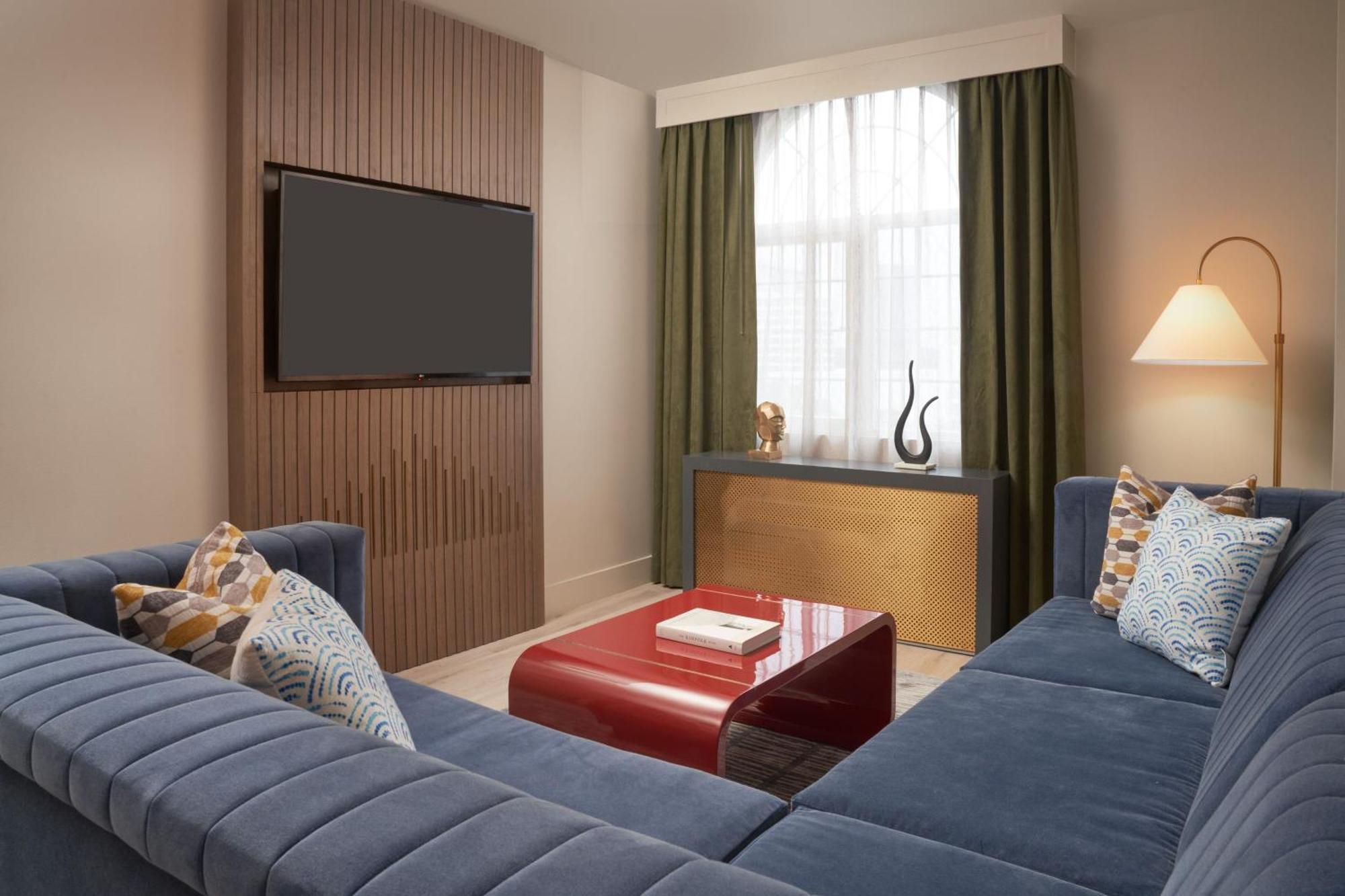 Executive king suite Sofa Bed