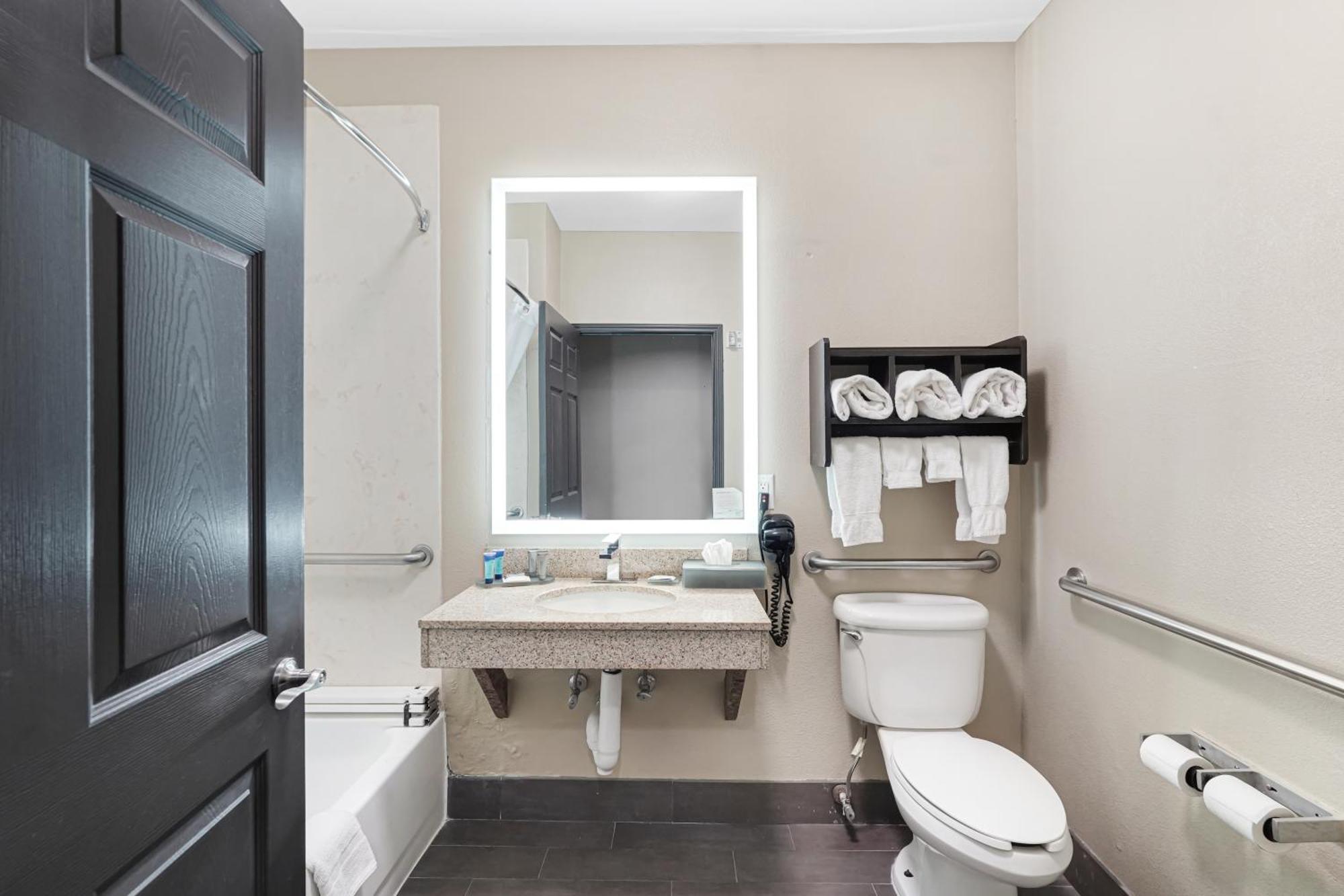 King Room with Roll-In Shower - Mobility/Hearing Accessible - Non-Smoking