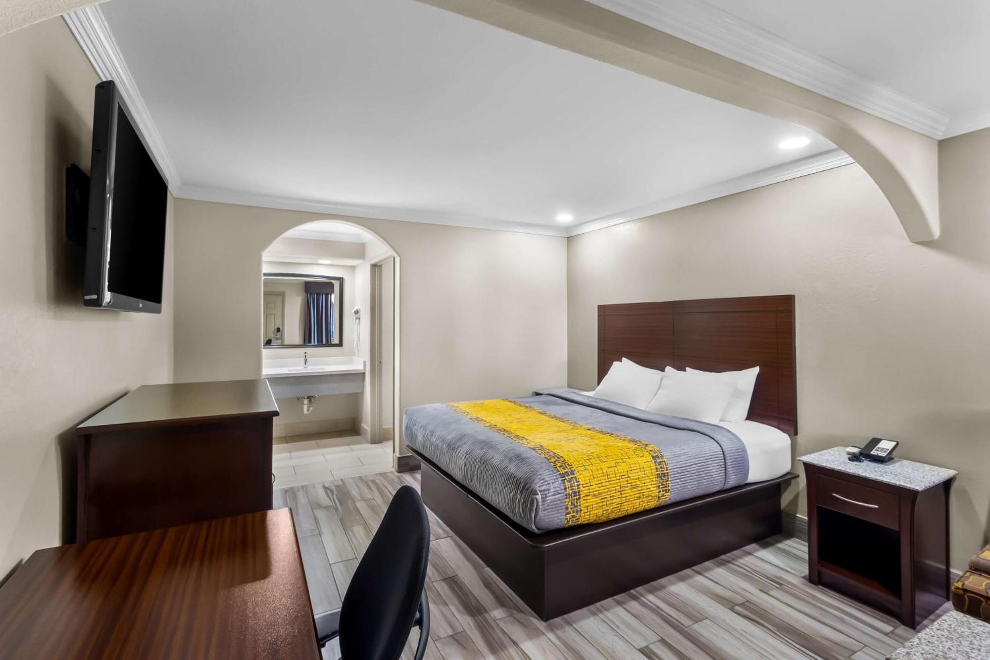 One-Bedroom Suite