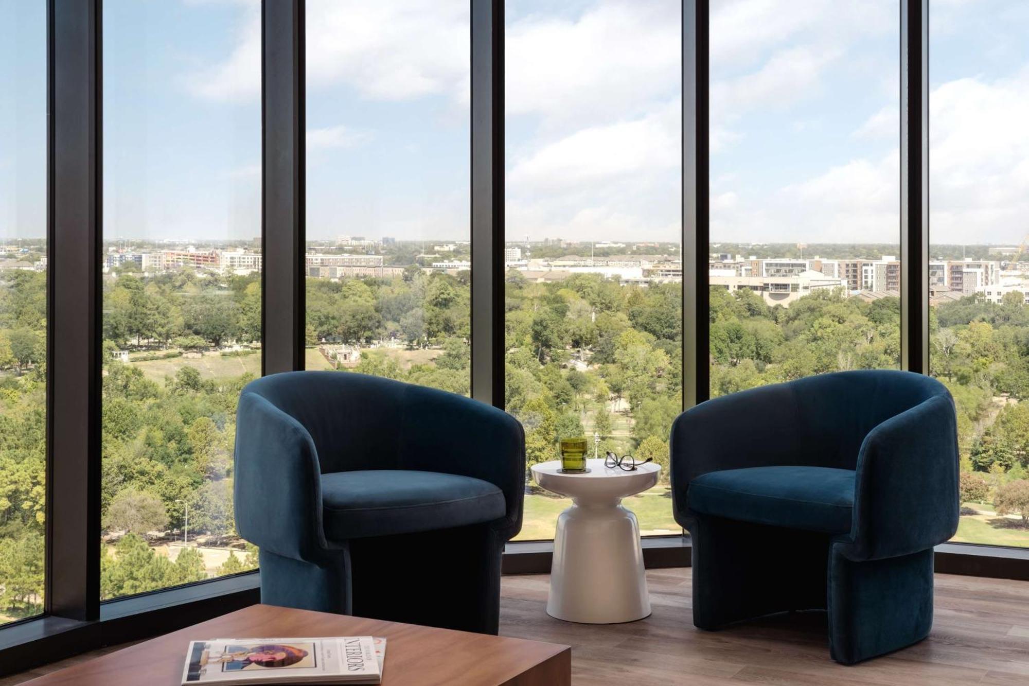 One-Bedroom Bayou Park Suite