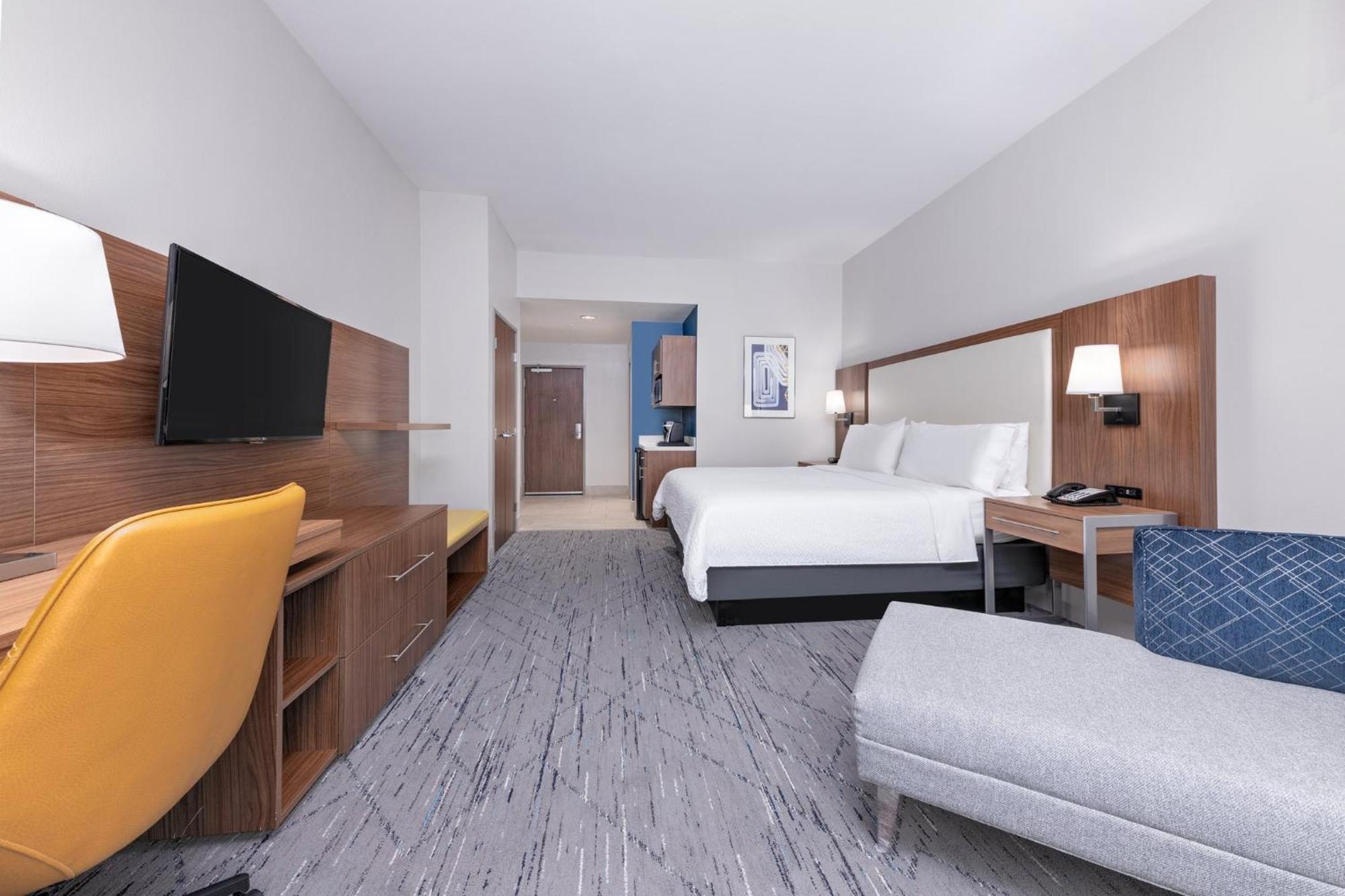 Standard King Room
