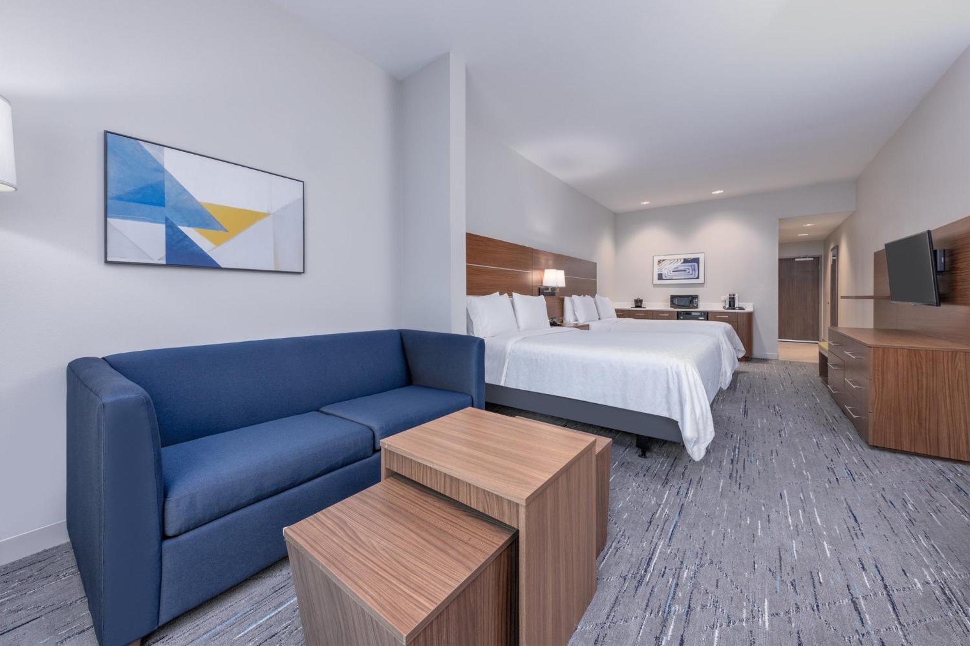 Suite Two Queen Beds
