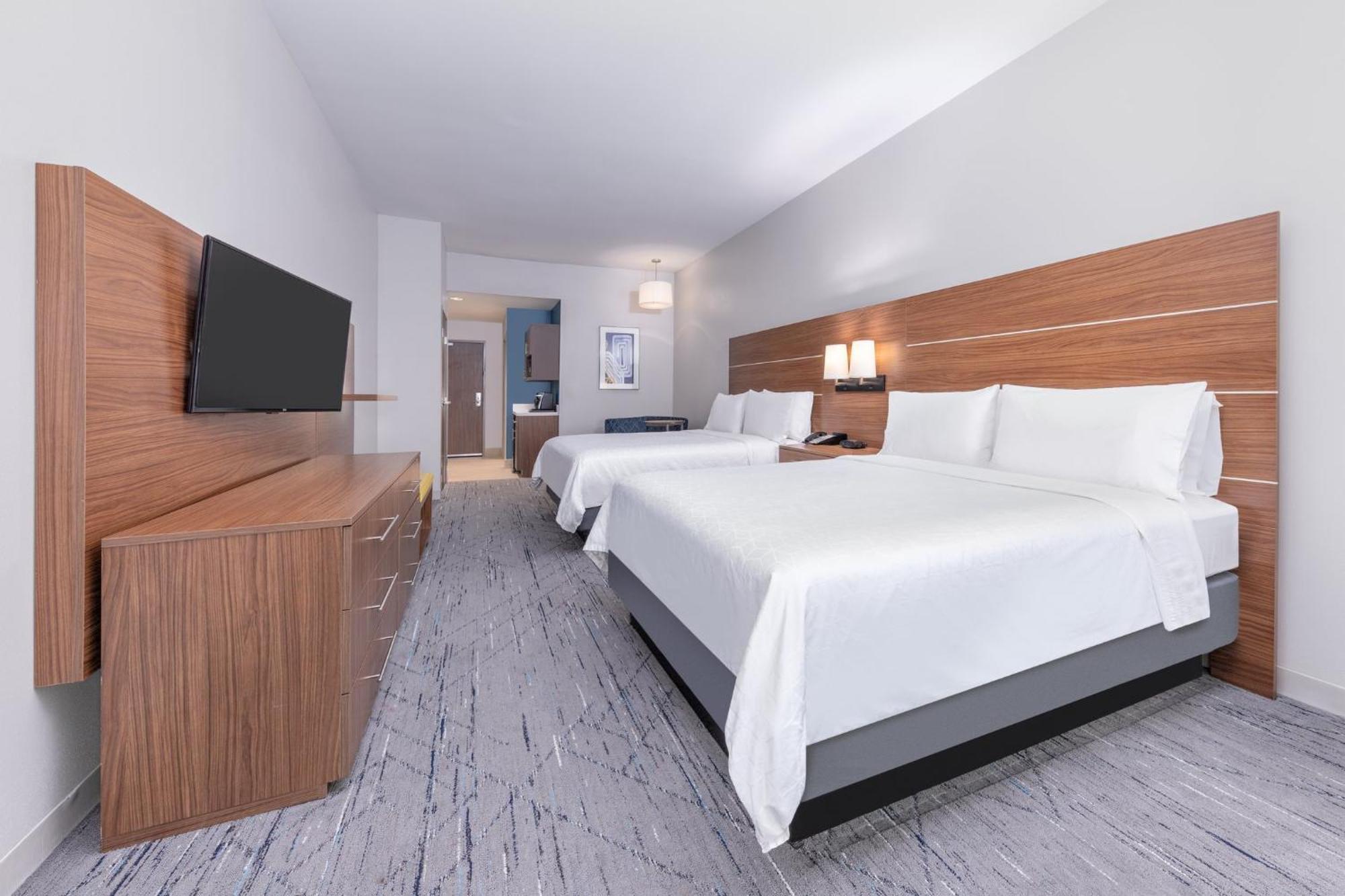 Suite Two Queen Beds
