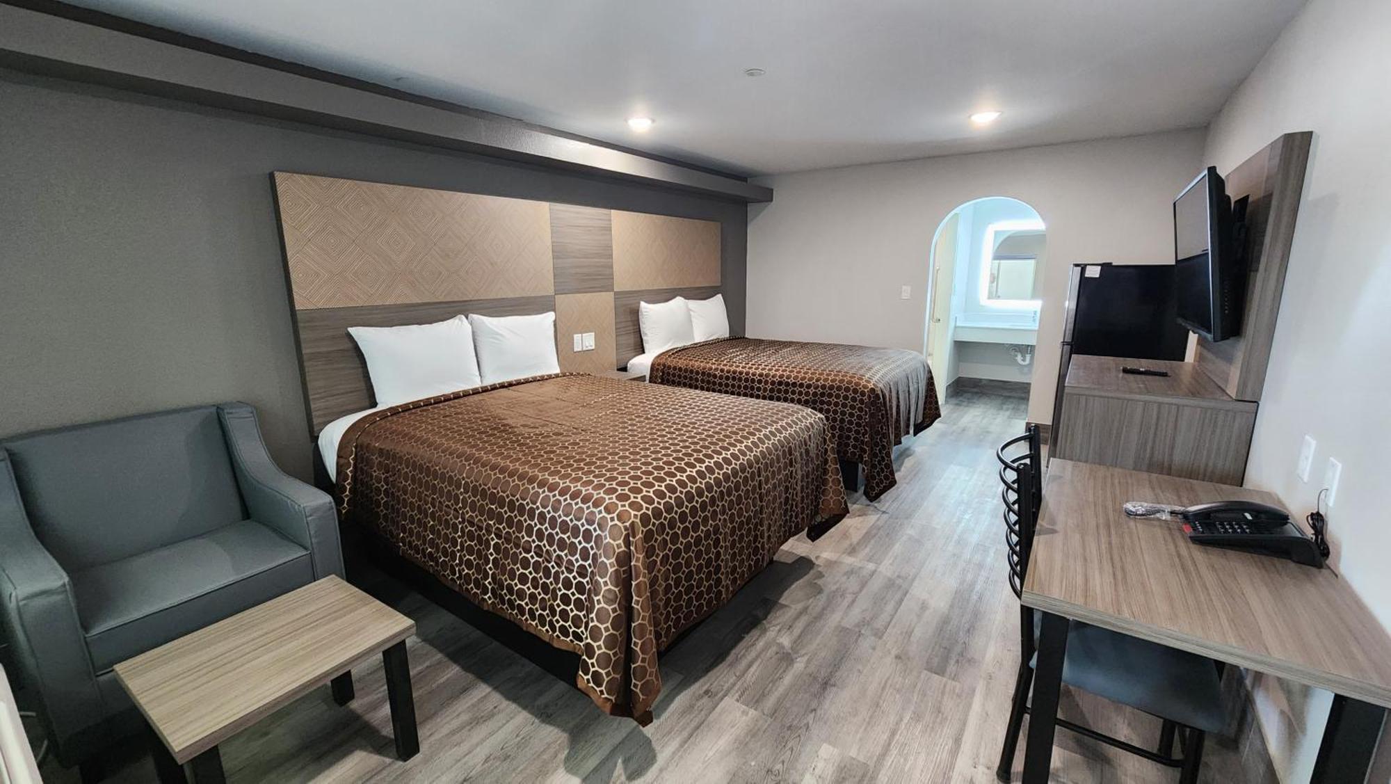 Queen Room Two Queen Beds