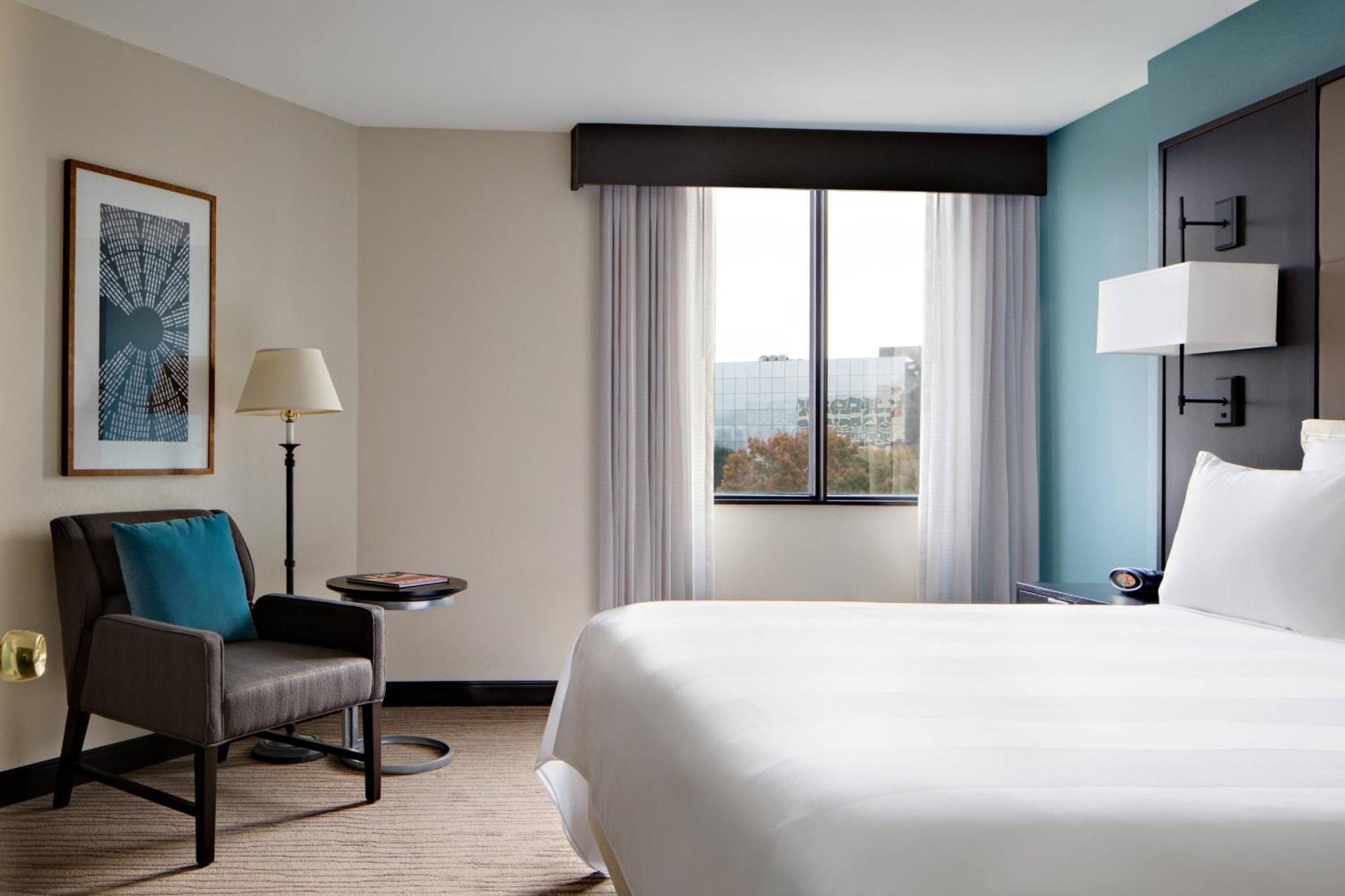 One-Bedroom King Suite