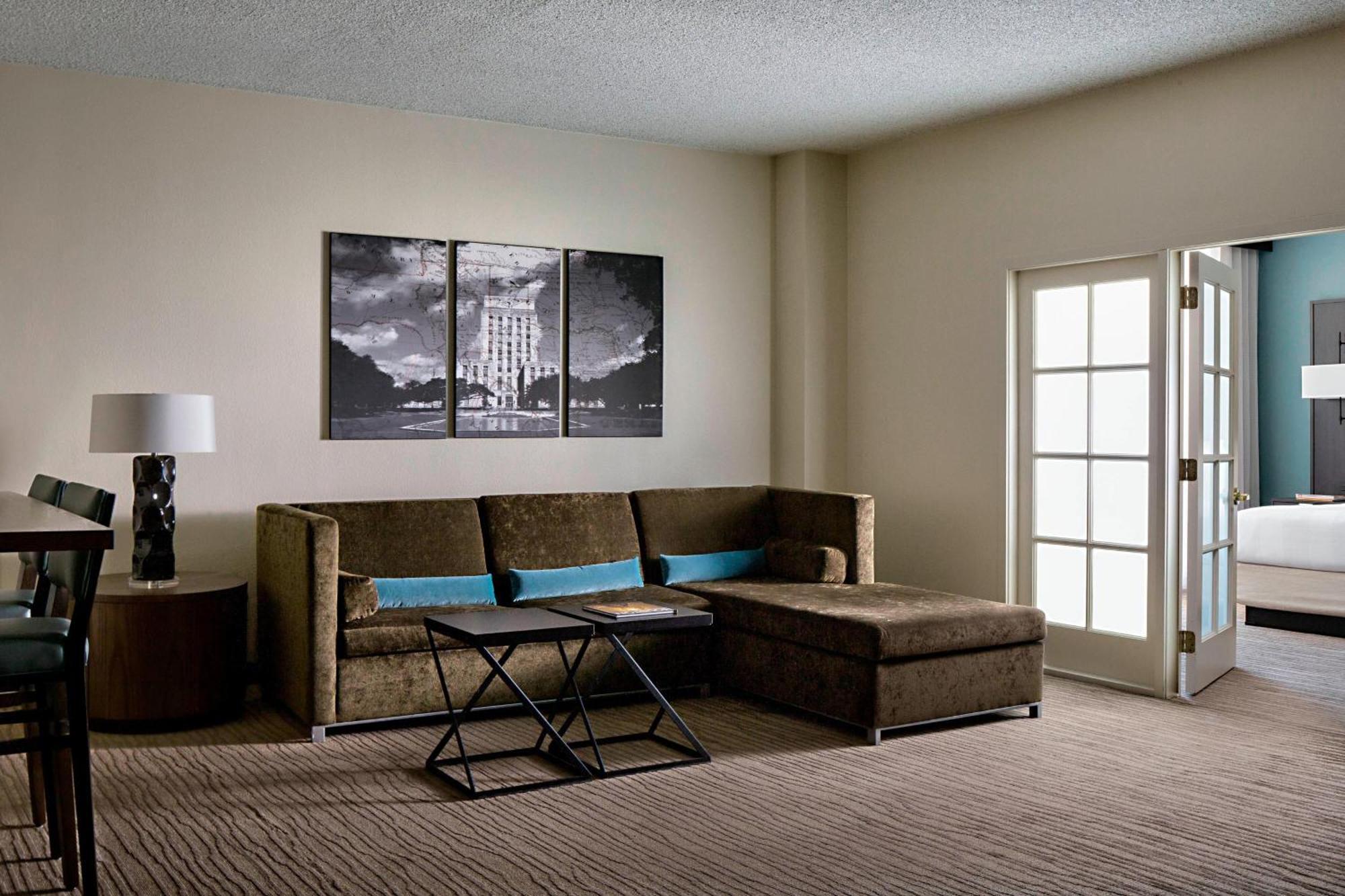 One-Bedroom King Suite