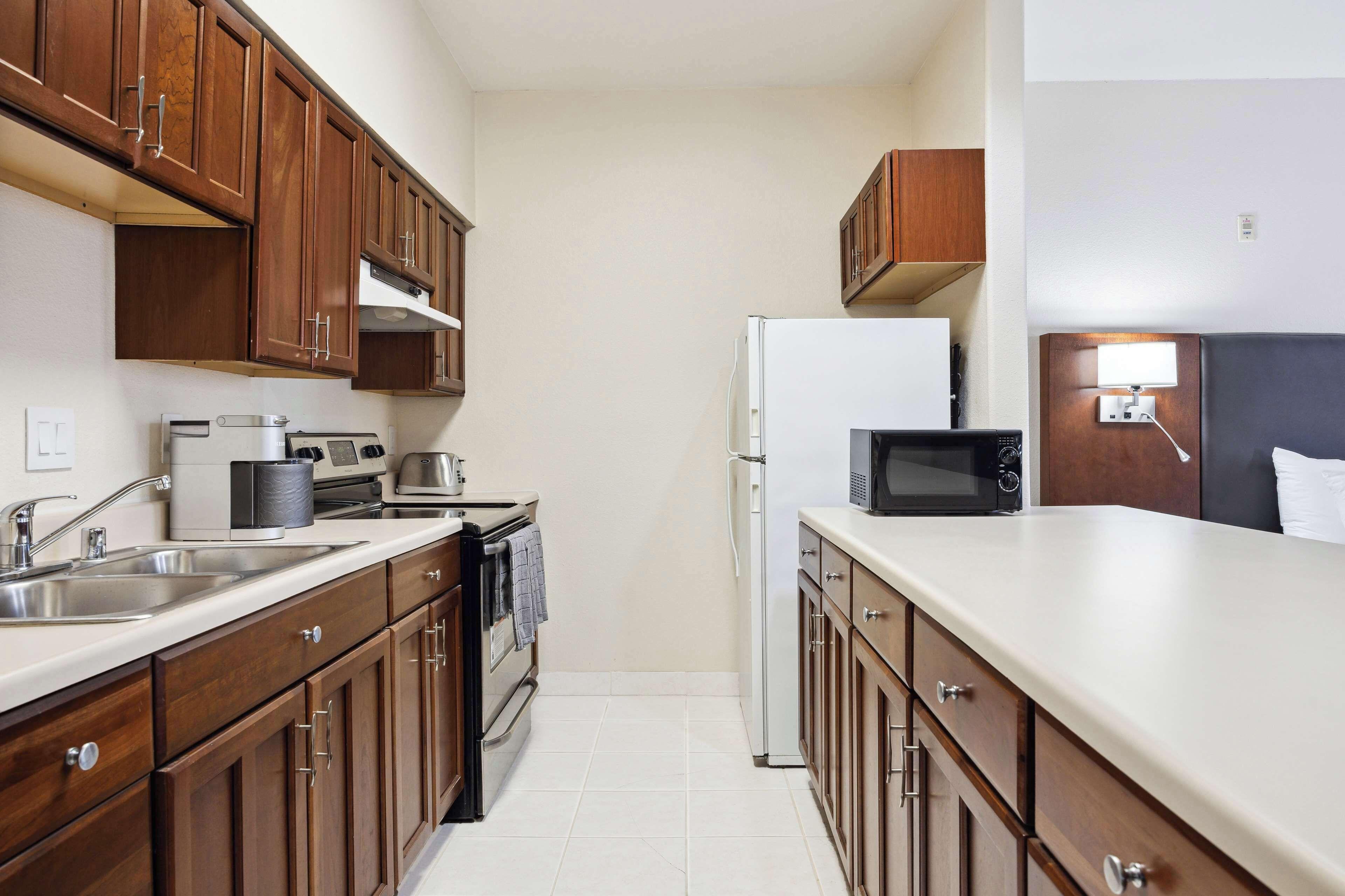King Suite Kitchen