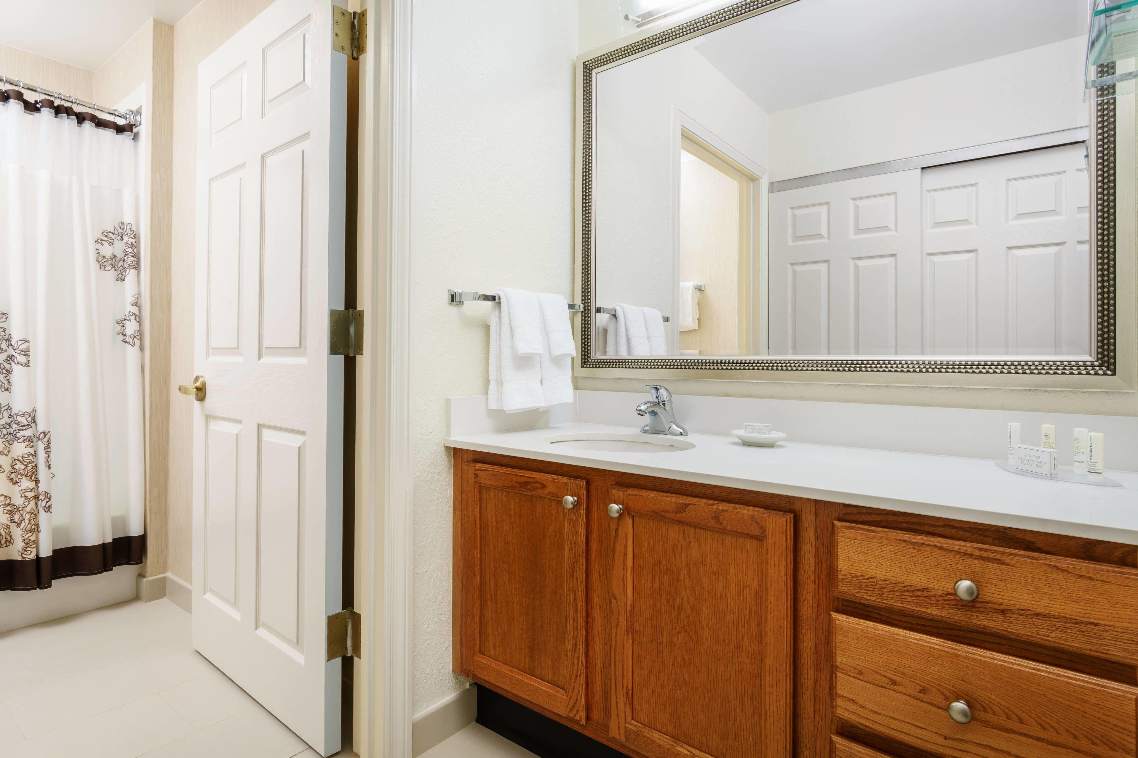 Two-Bedroom Suite City View