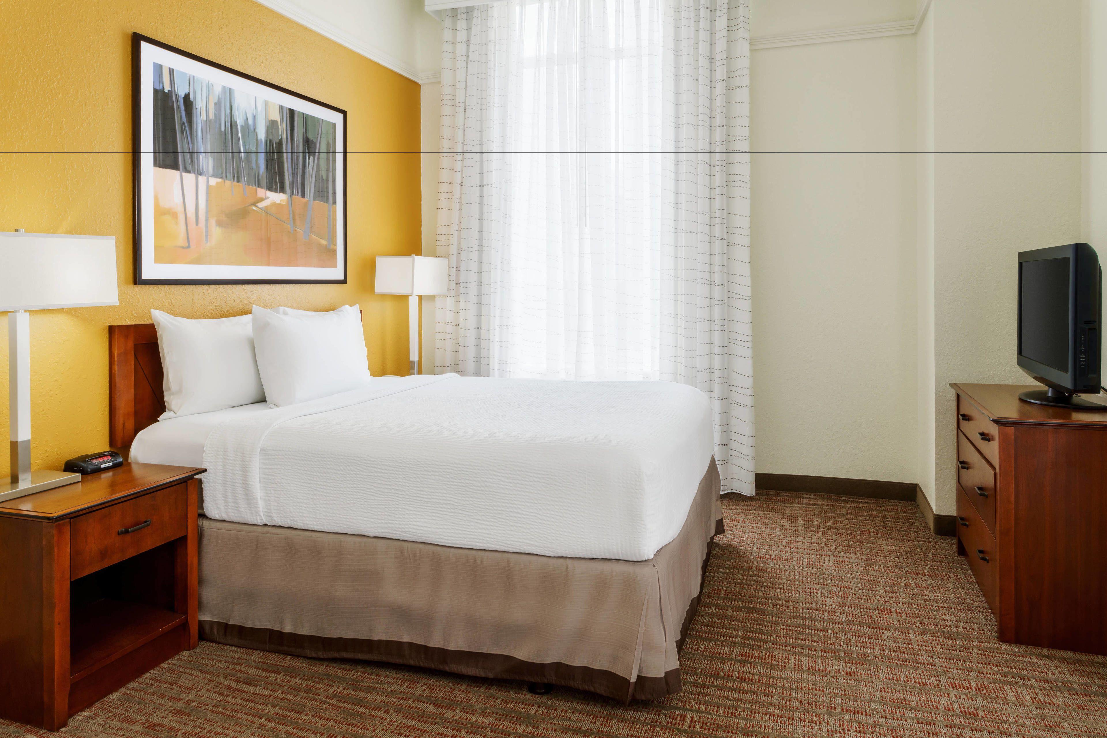 Two-Bedroom Suite City View