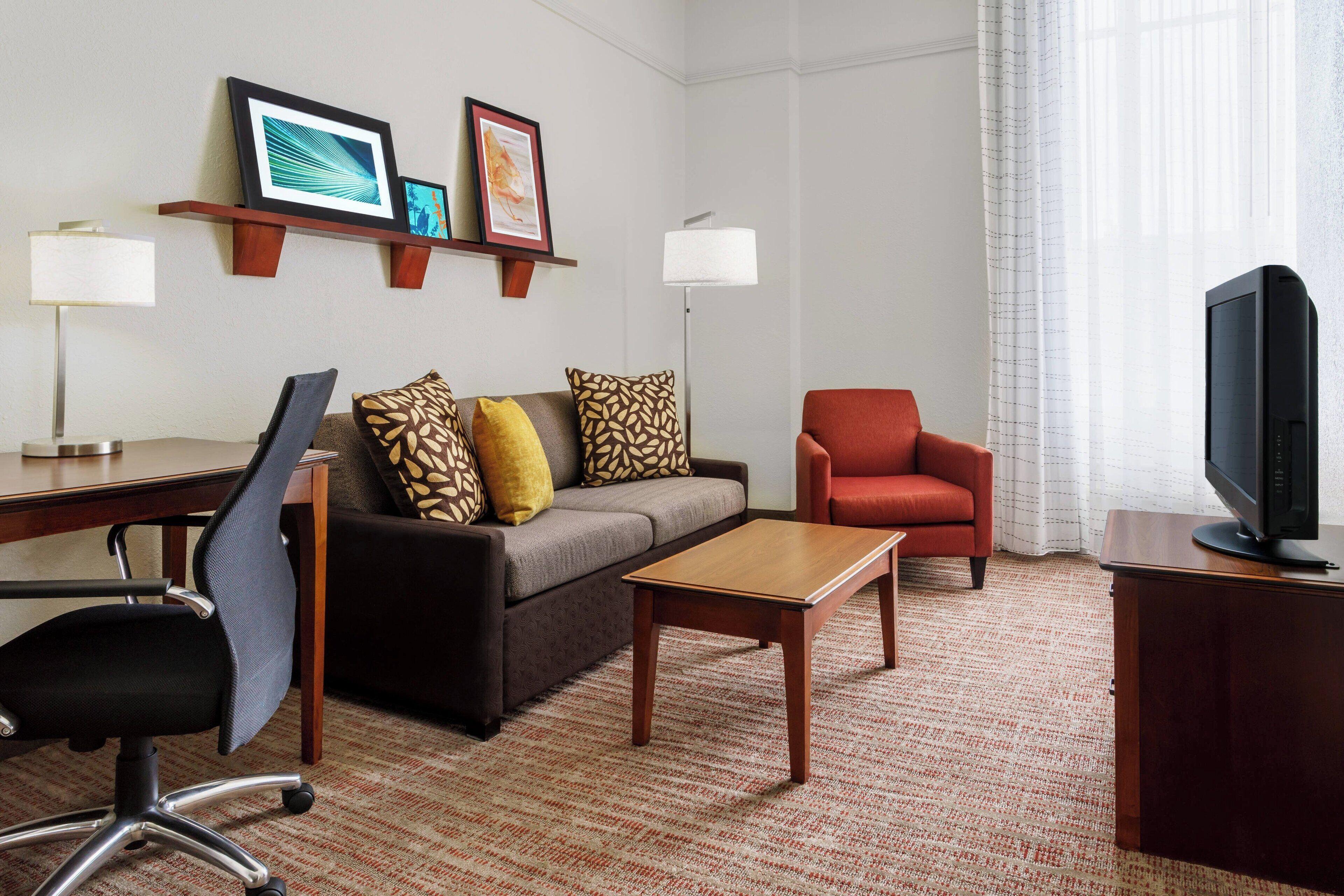One-Bedroom Queen Suite
