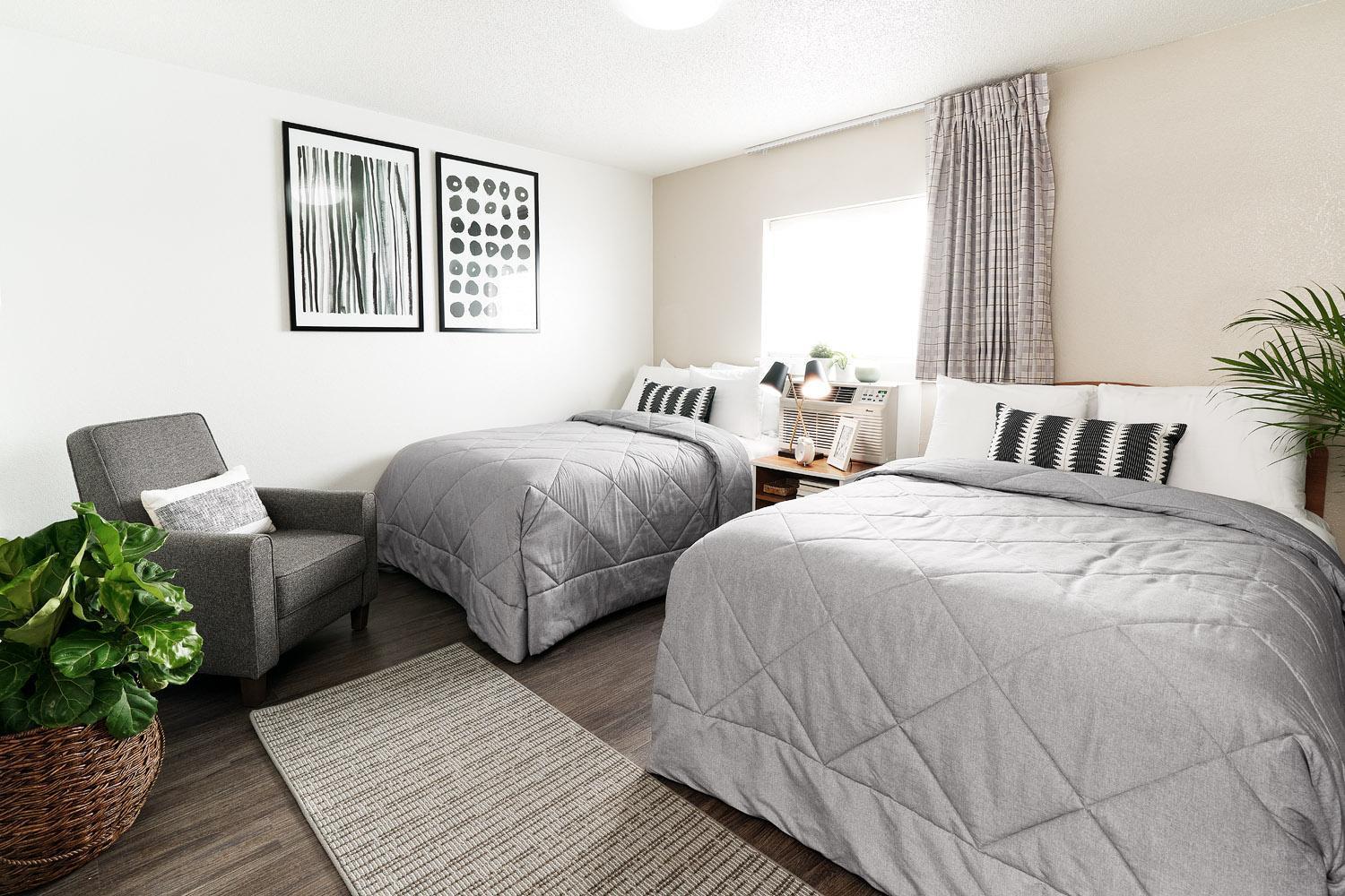 Premium 2 Queen Bed Studio w or Kitchen