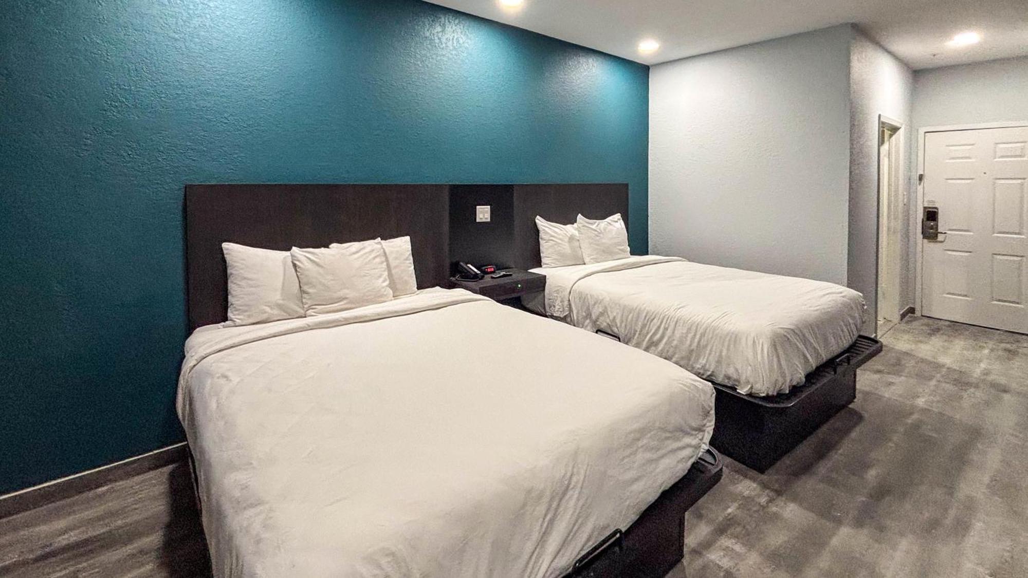 Queen Room with Two Queen Beds - Non-Smoking
