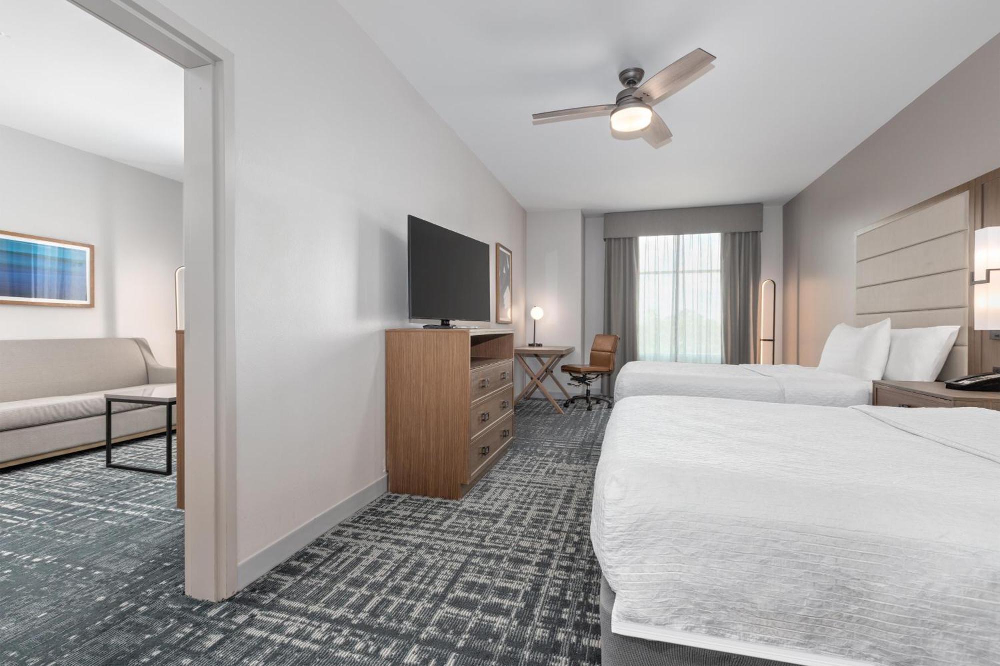 One-Bedroom Queen Suite with Two Queen Beds - Non-Smoking,1731535722:JPEG