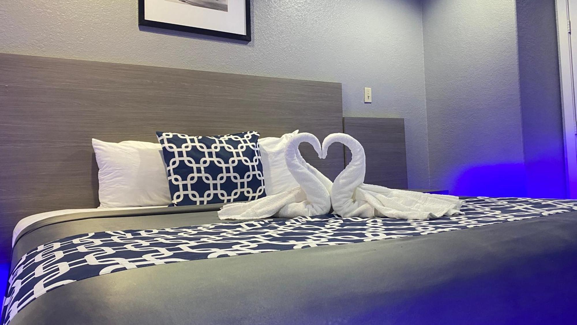 King Suite Spa Bath