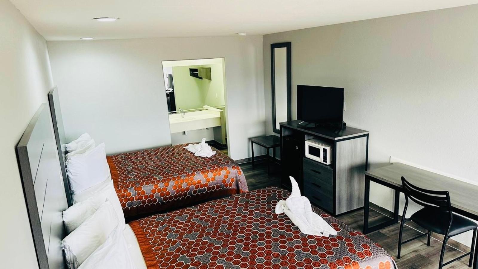 Queen Room with Two Queen Beds,1756459866:JPEG